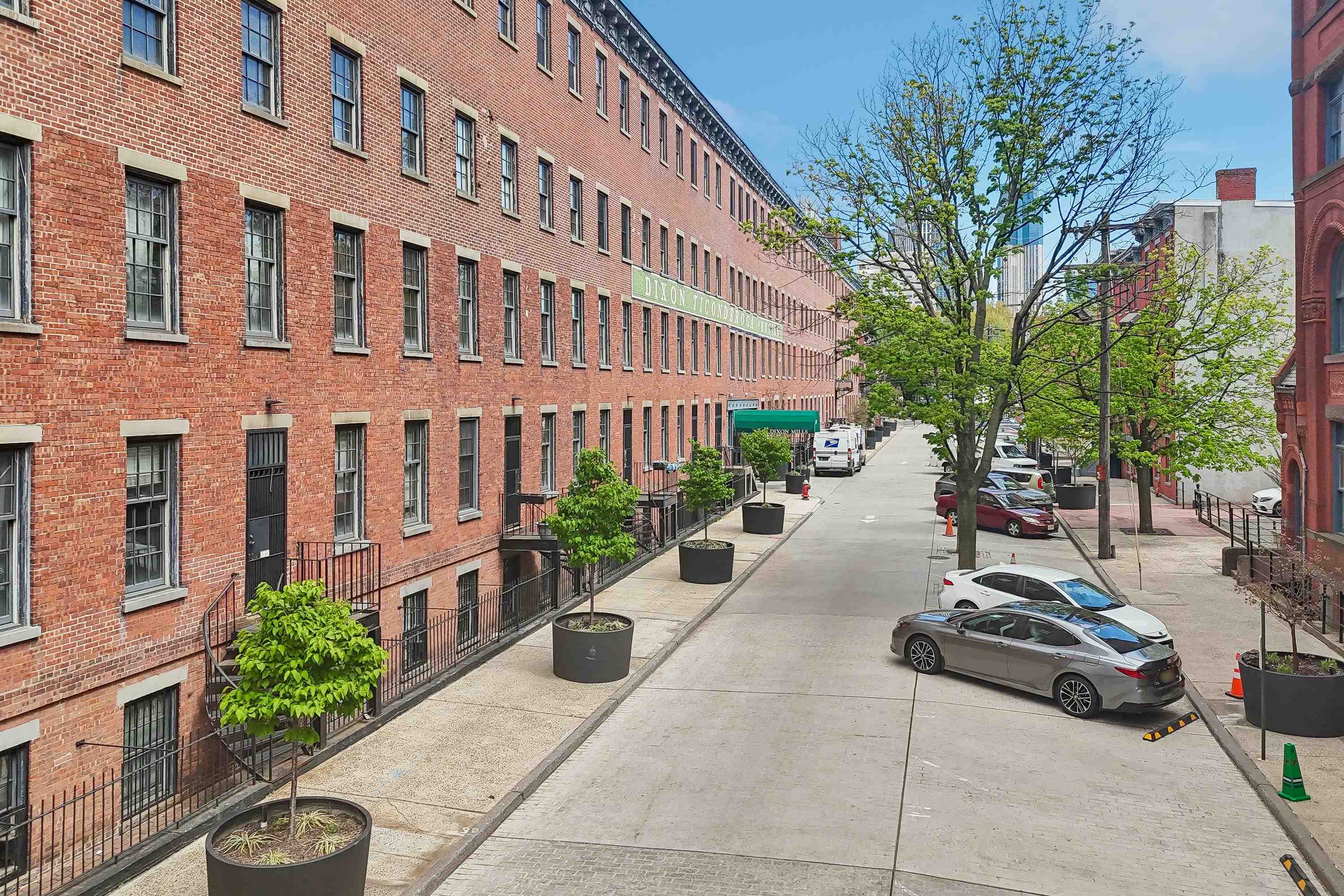 main property photo 18