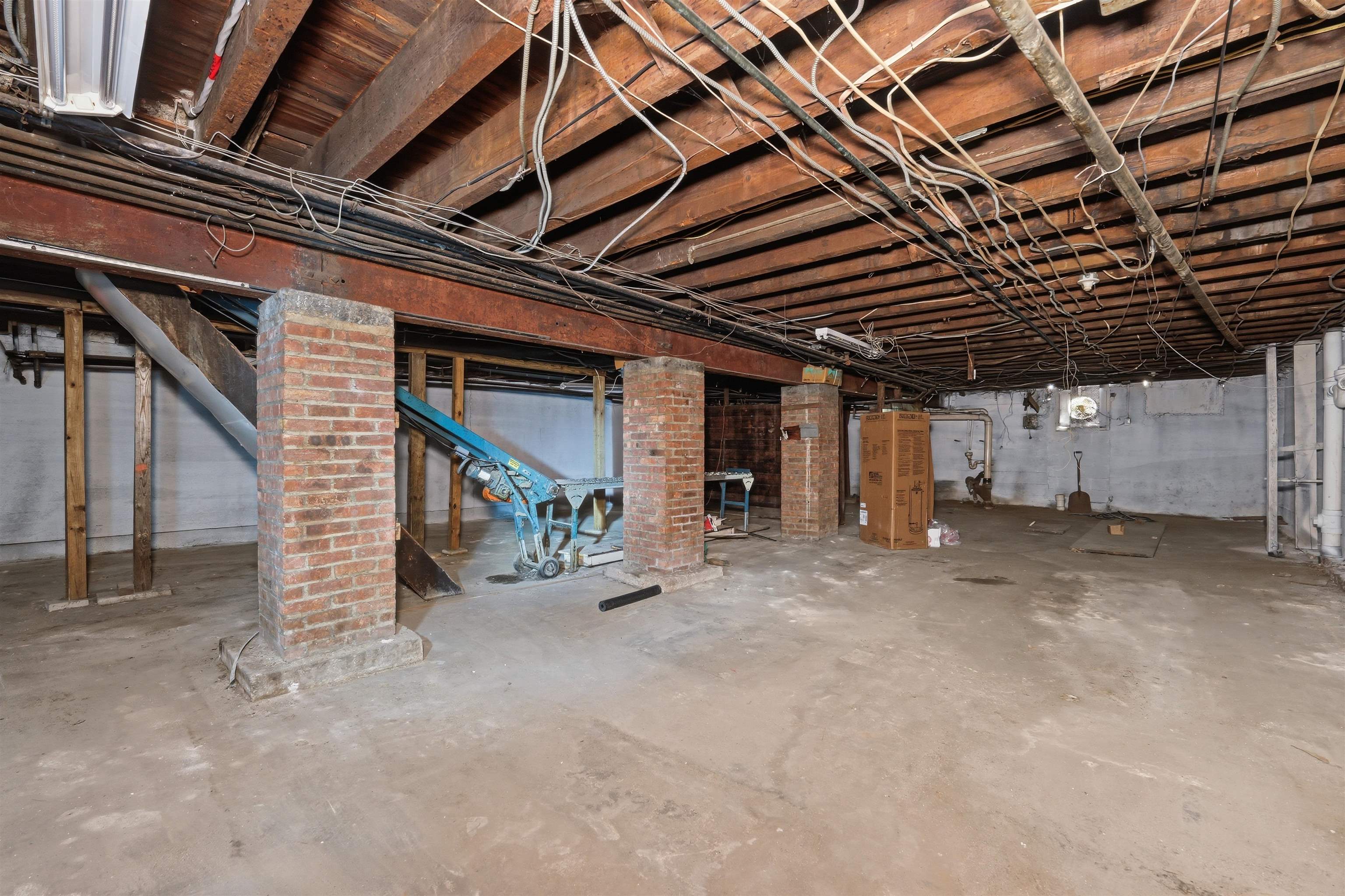 main property photo 19