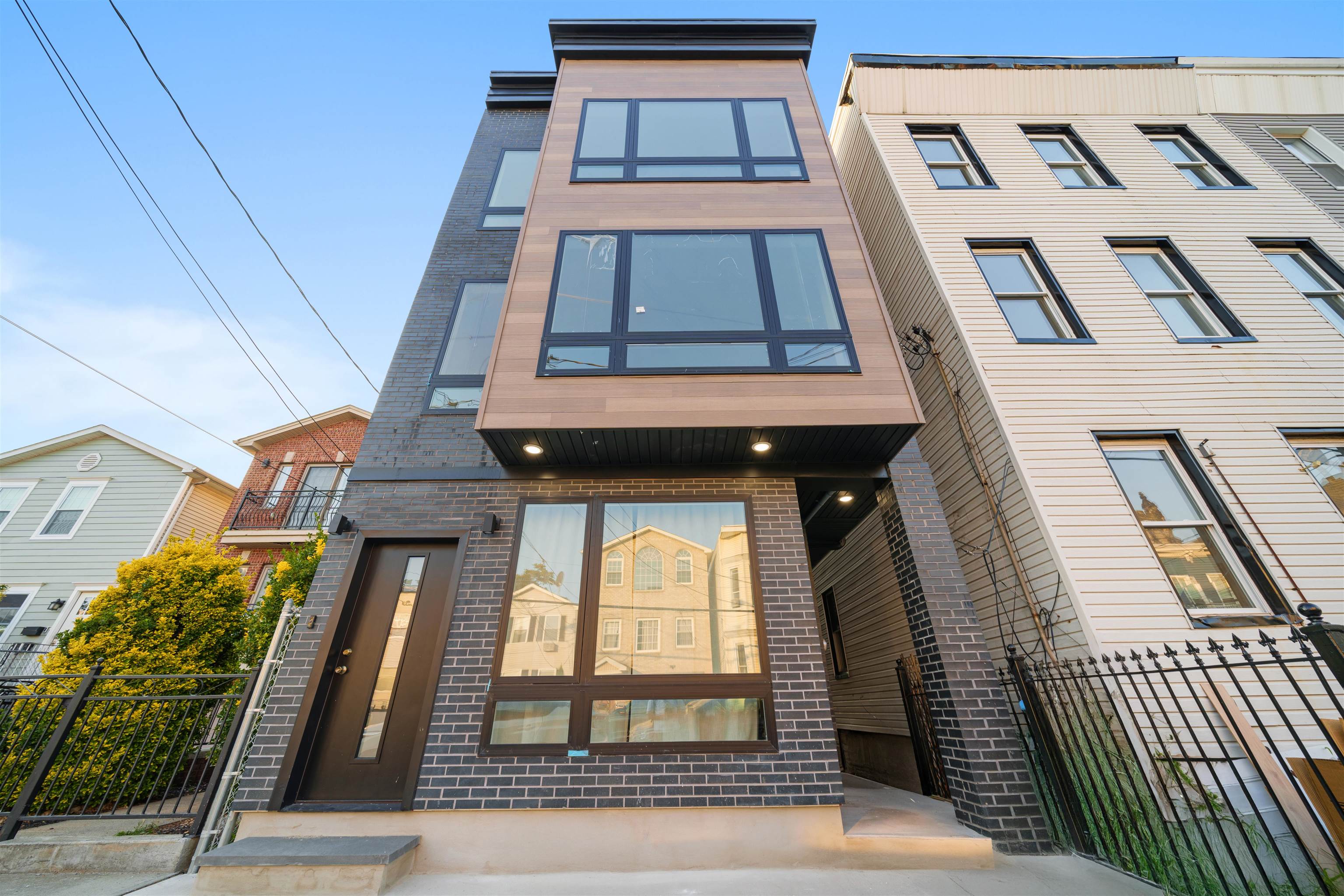 main property photo 27