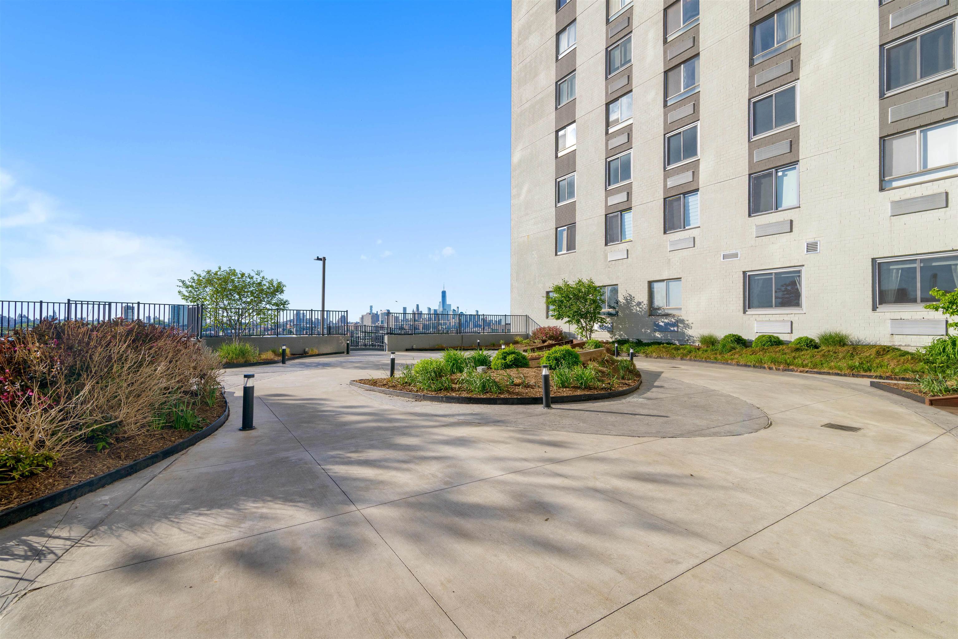 main property photo 16