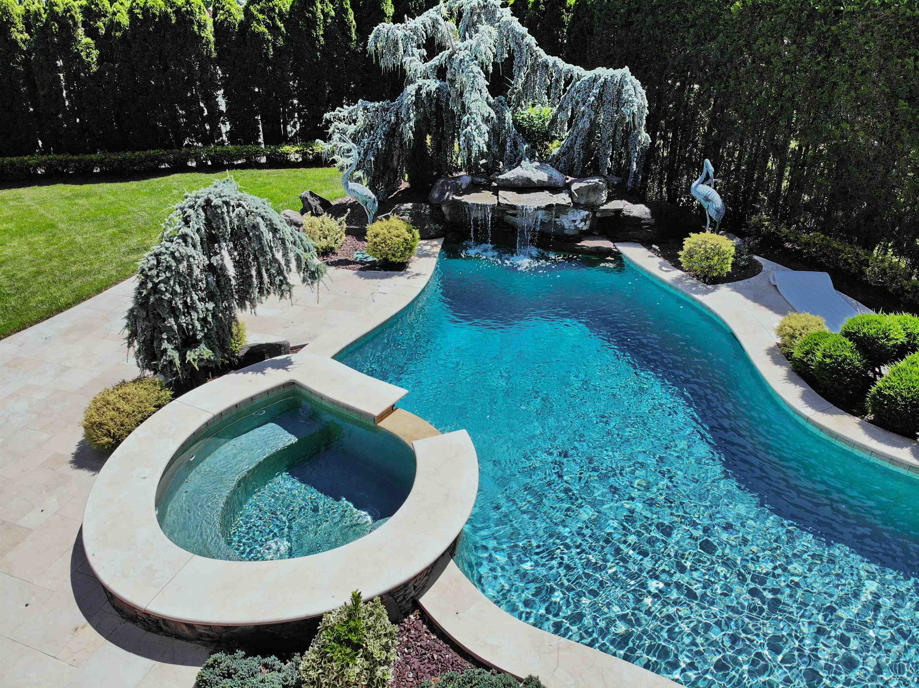 main property photo 23