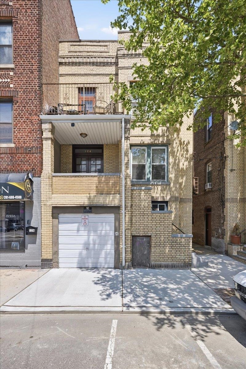 main property photo 37