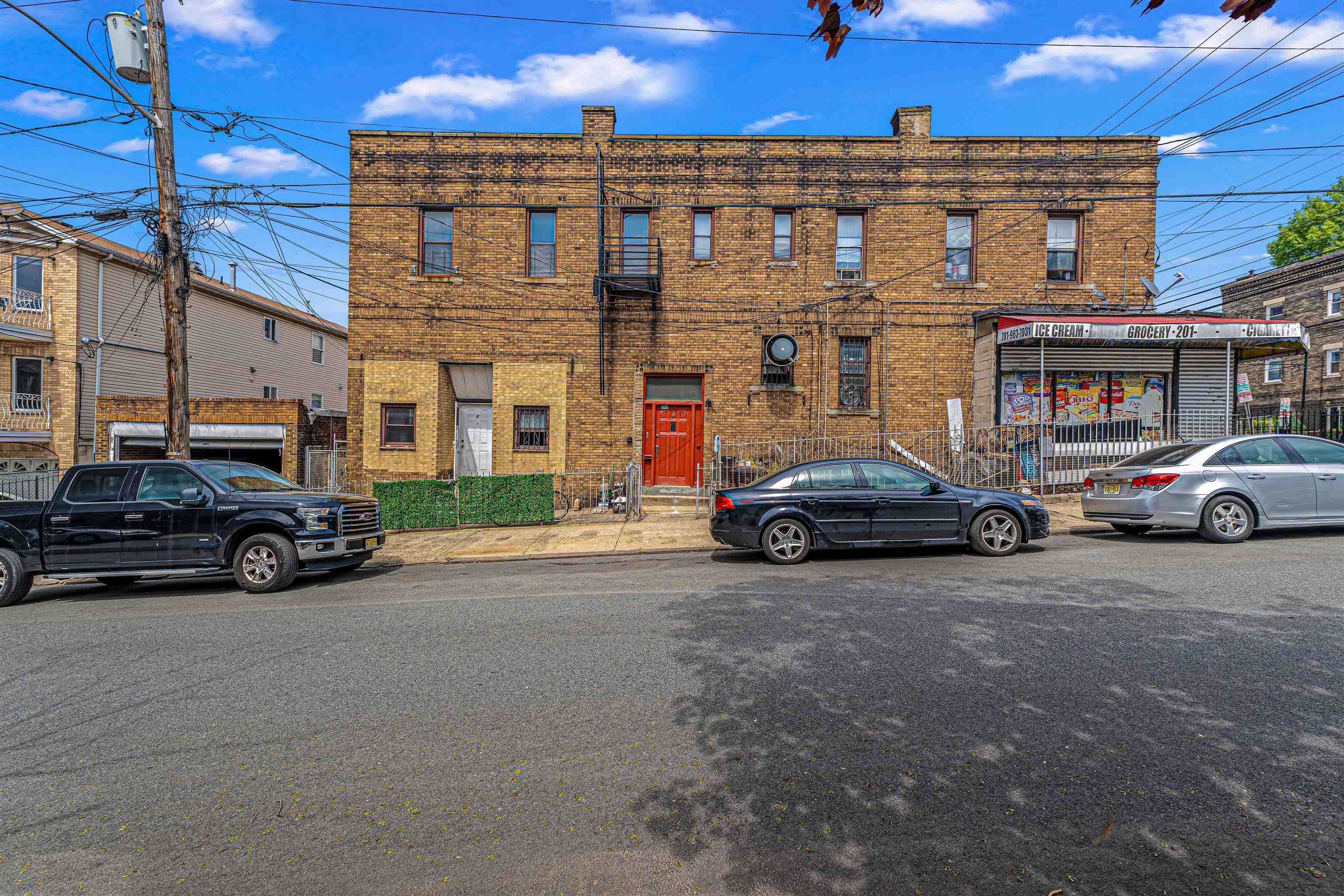 main property photo 4