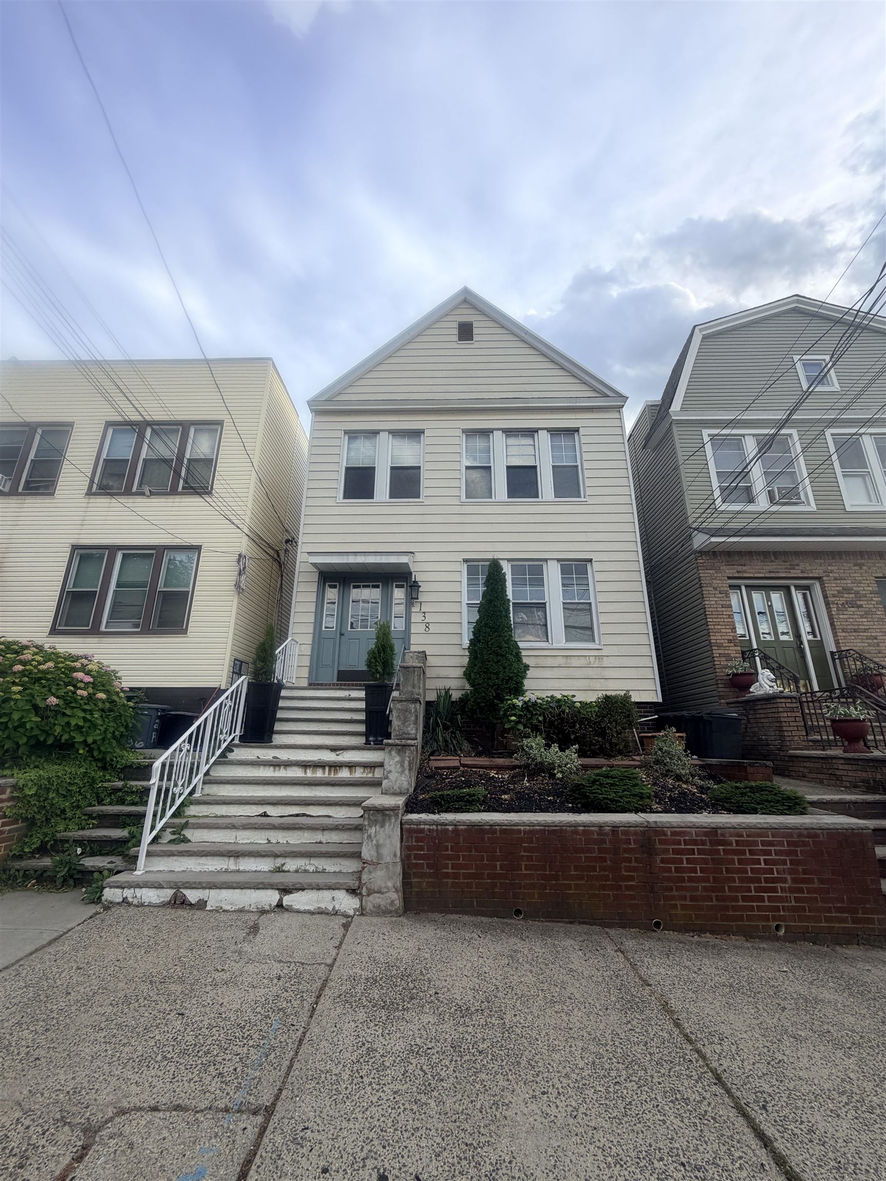 main property photo 13