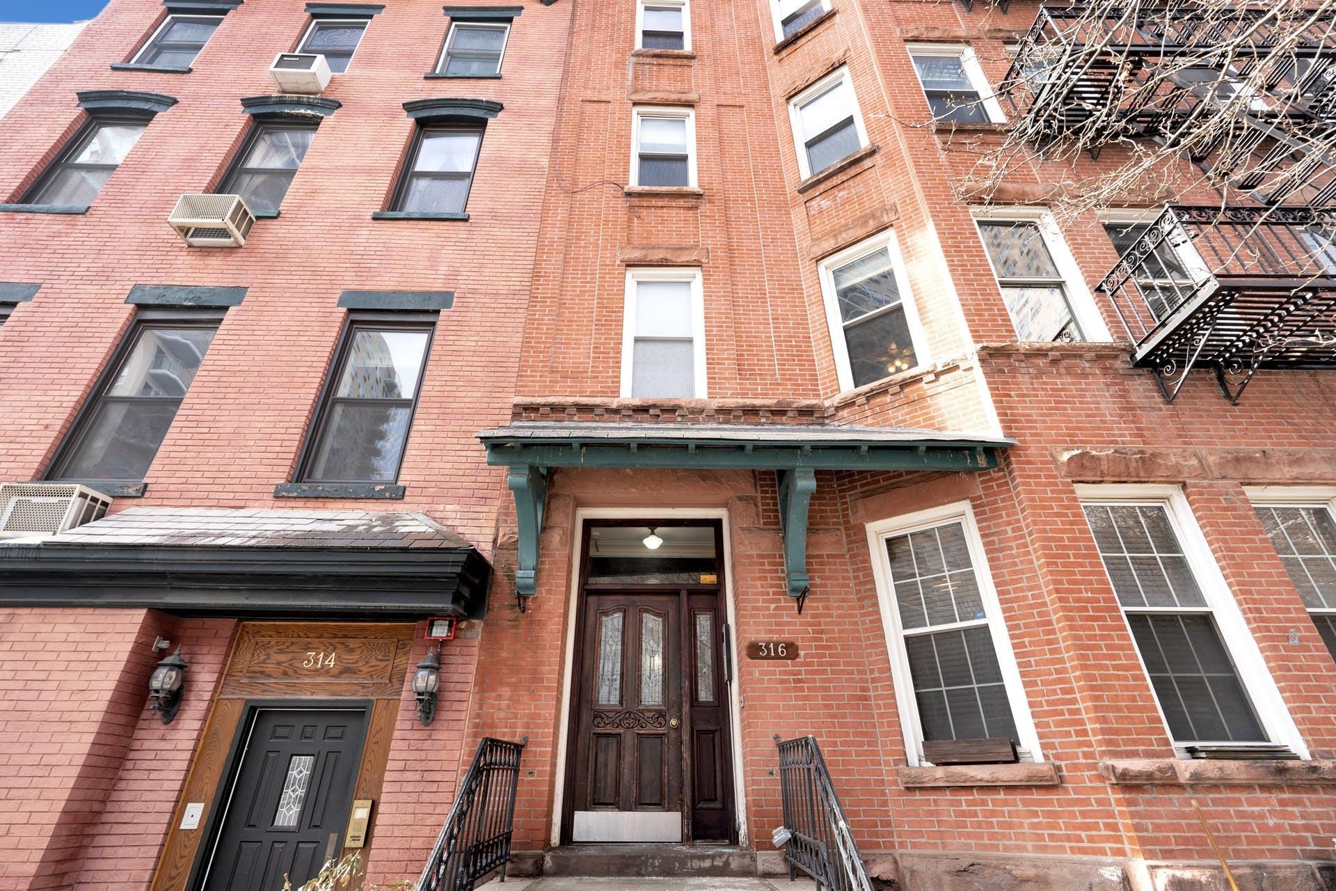 main property photo 16
