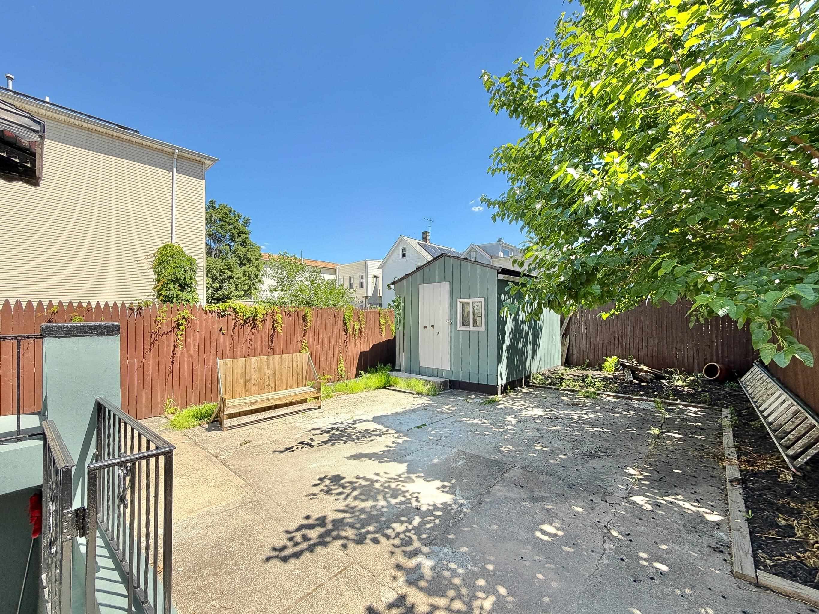 main property photo 23