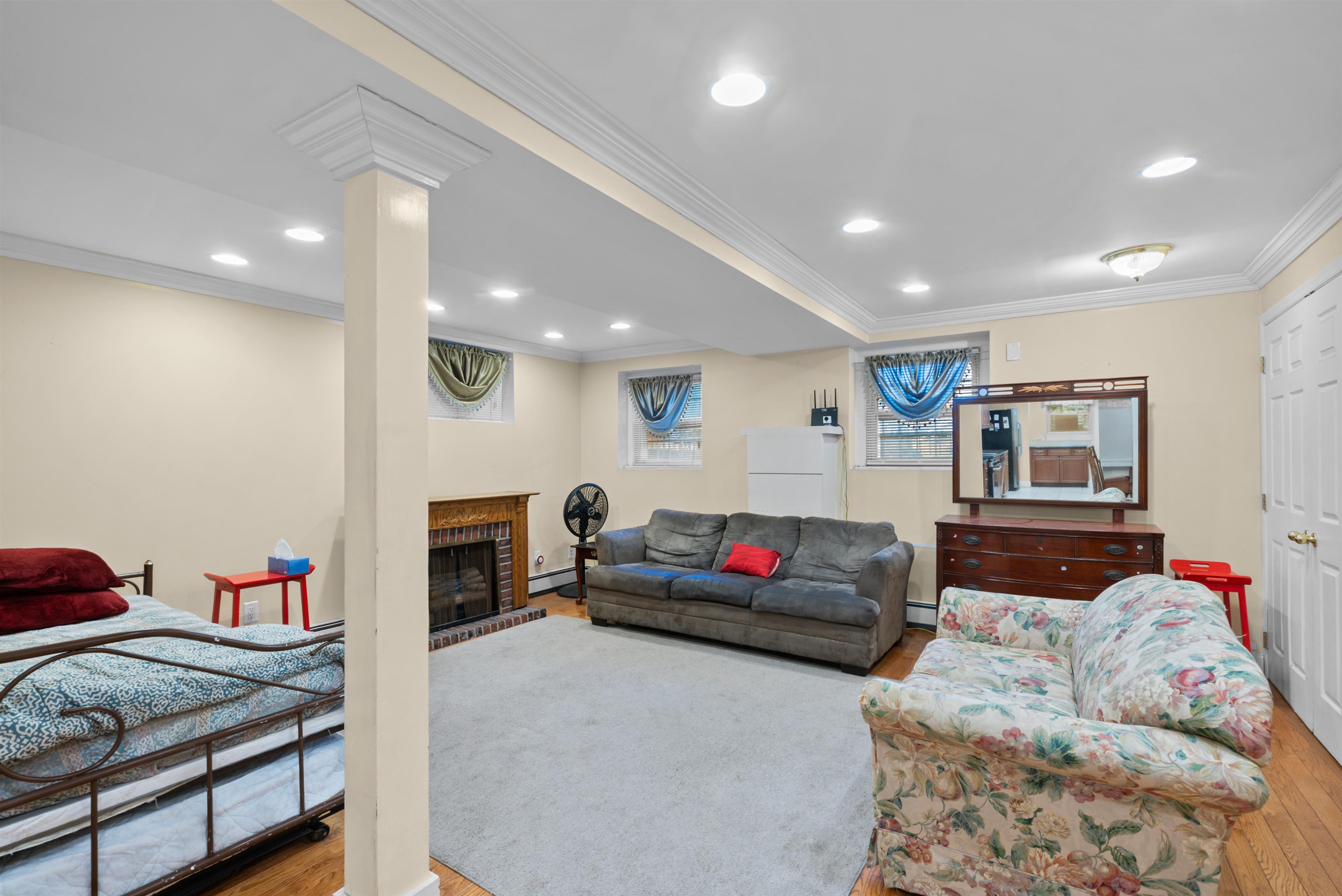 main property photo 18