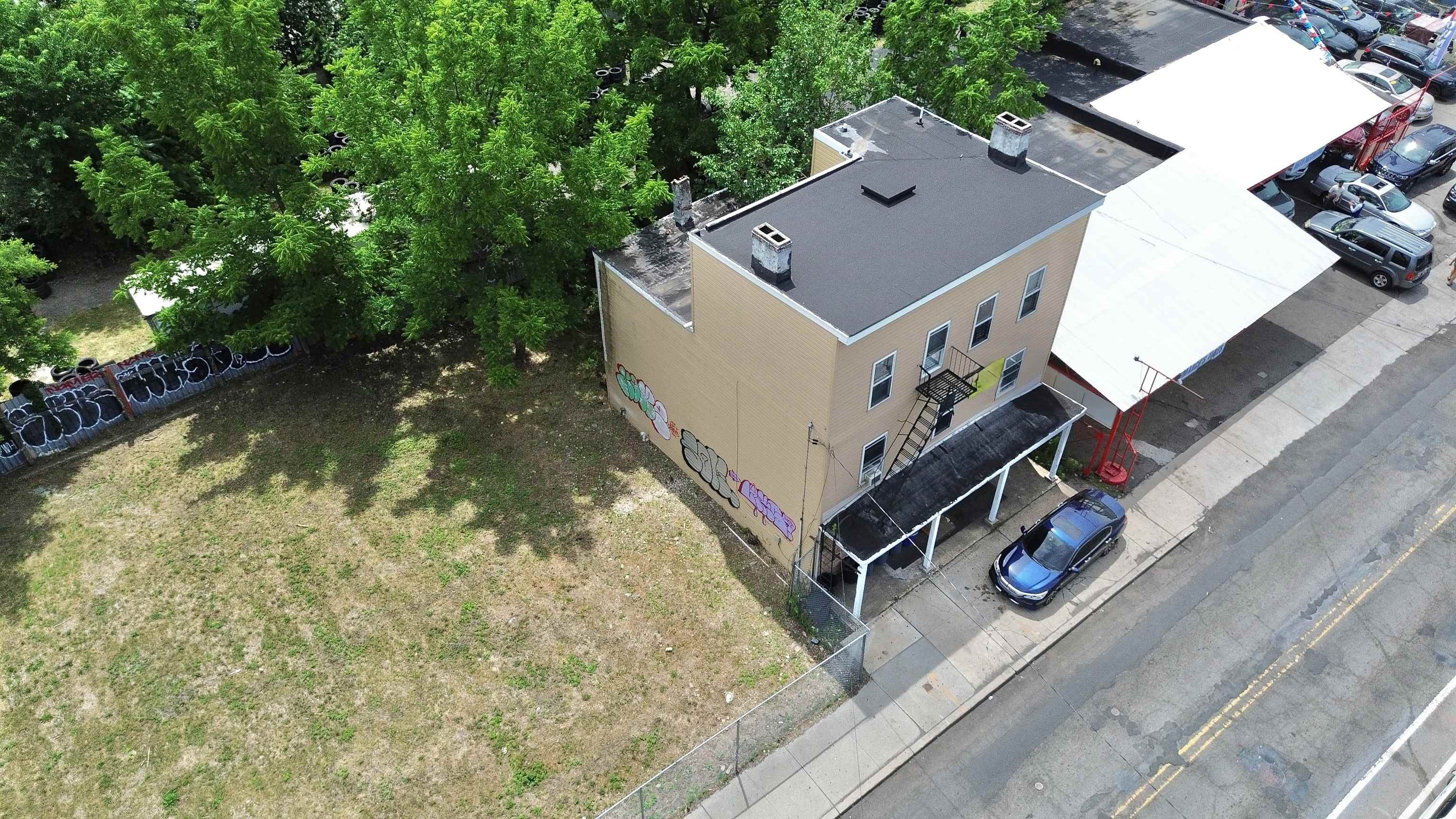 main property photo 9