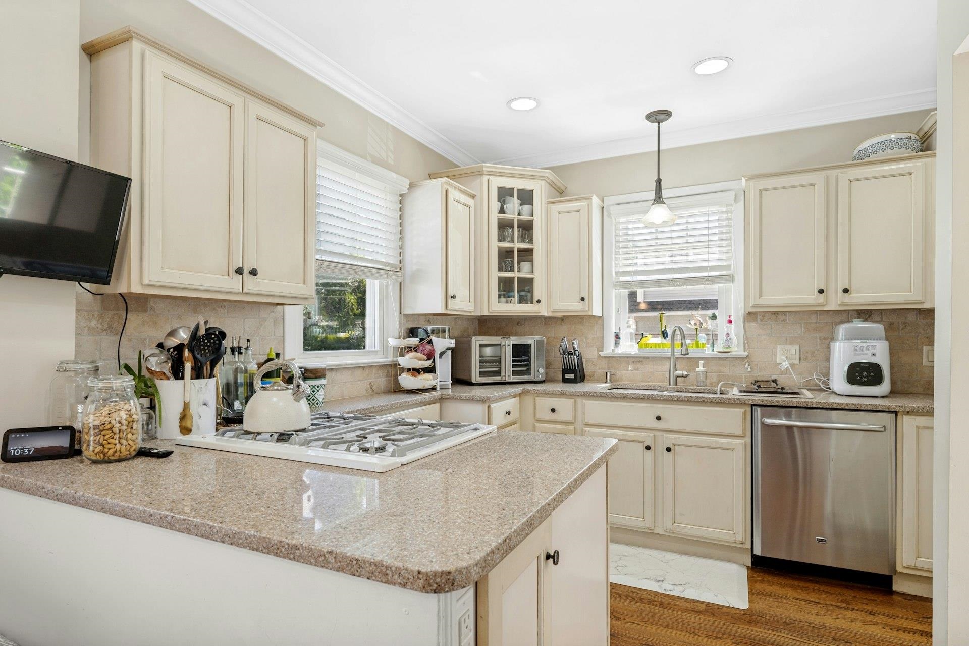 main property photo 6