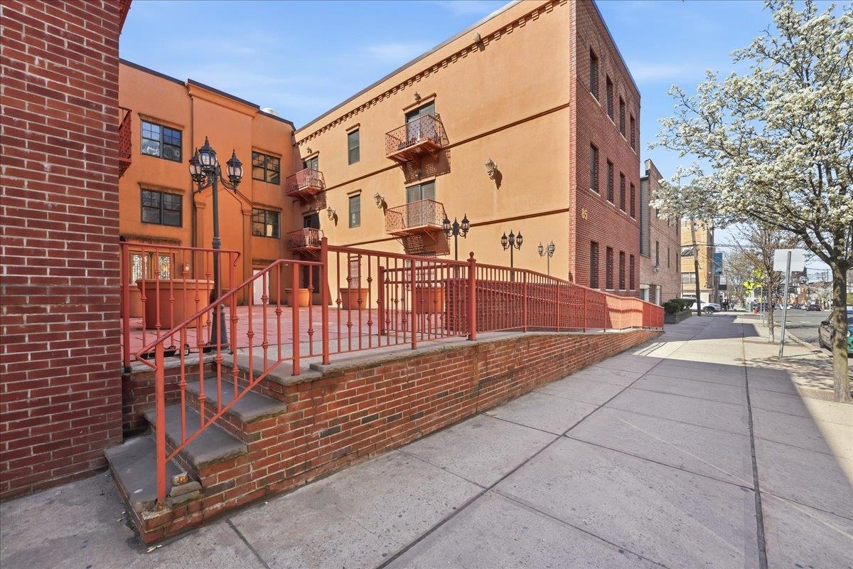main property photo 34
