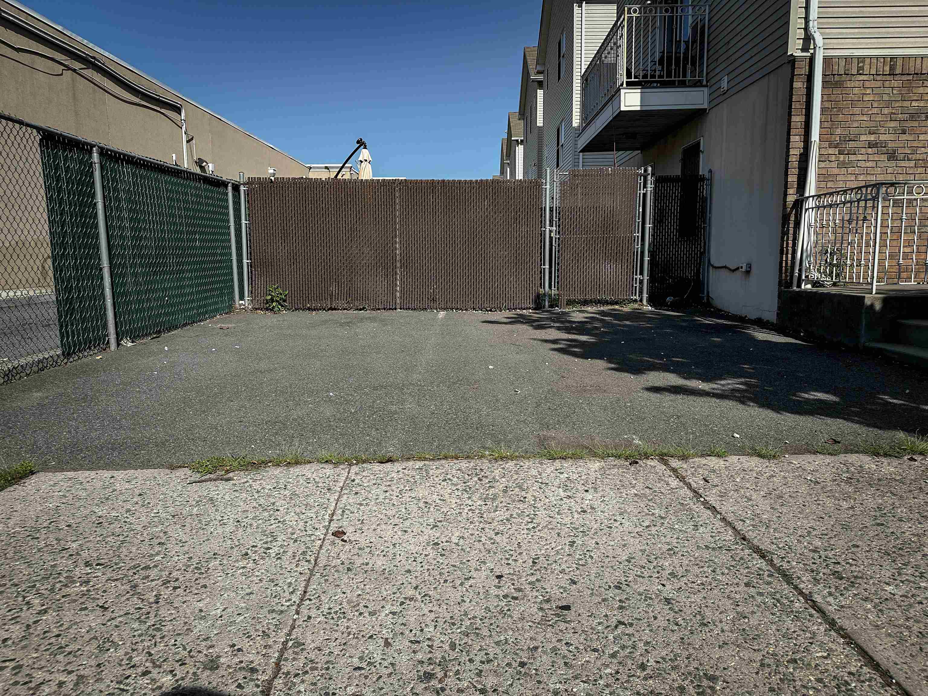 main property photo 27