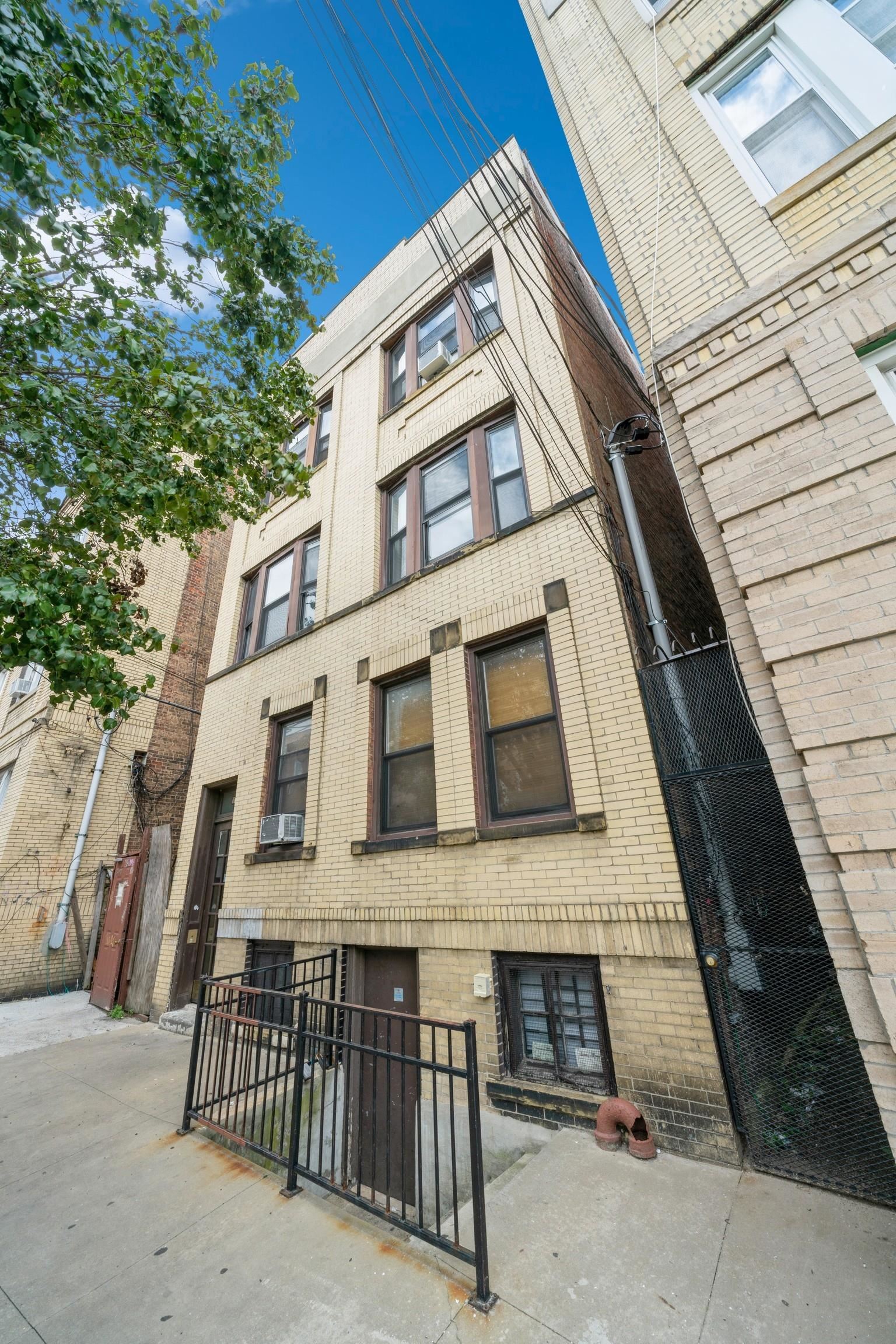 main property photo 18