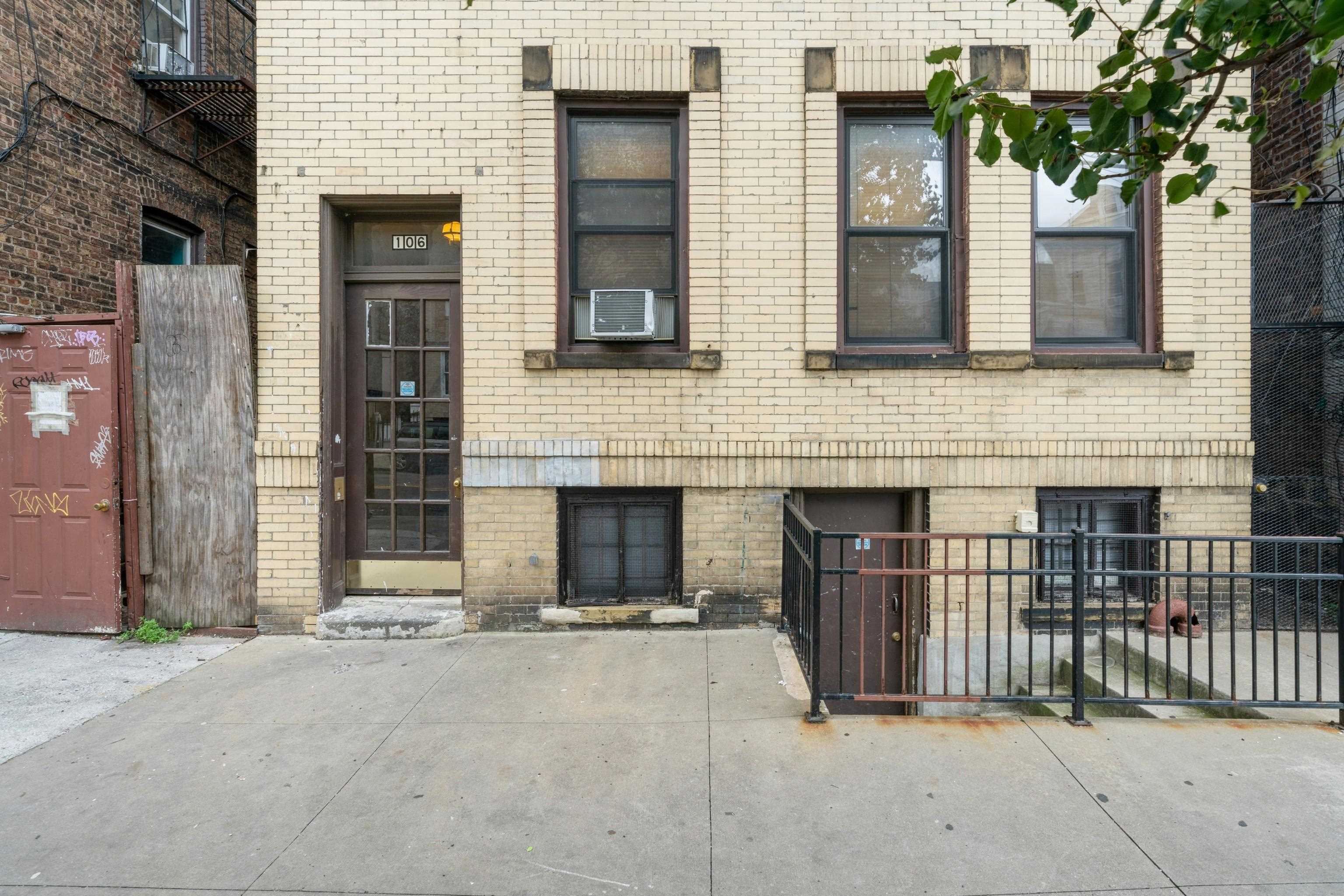 main property photo 19