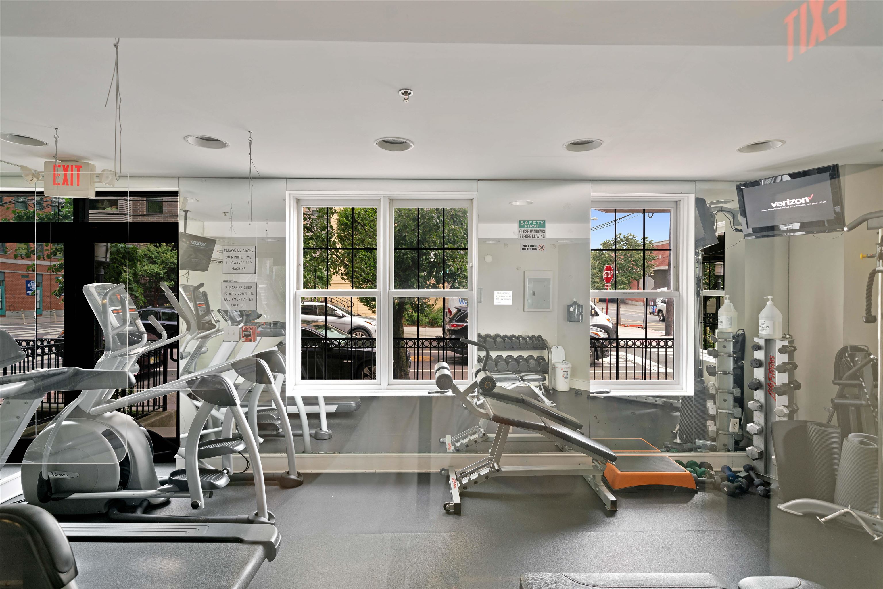 main property photo 18