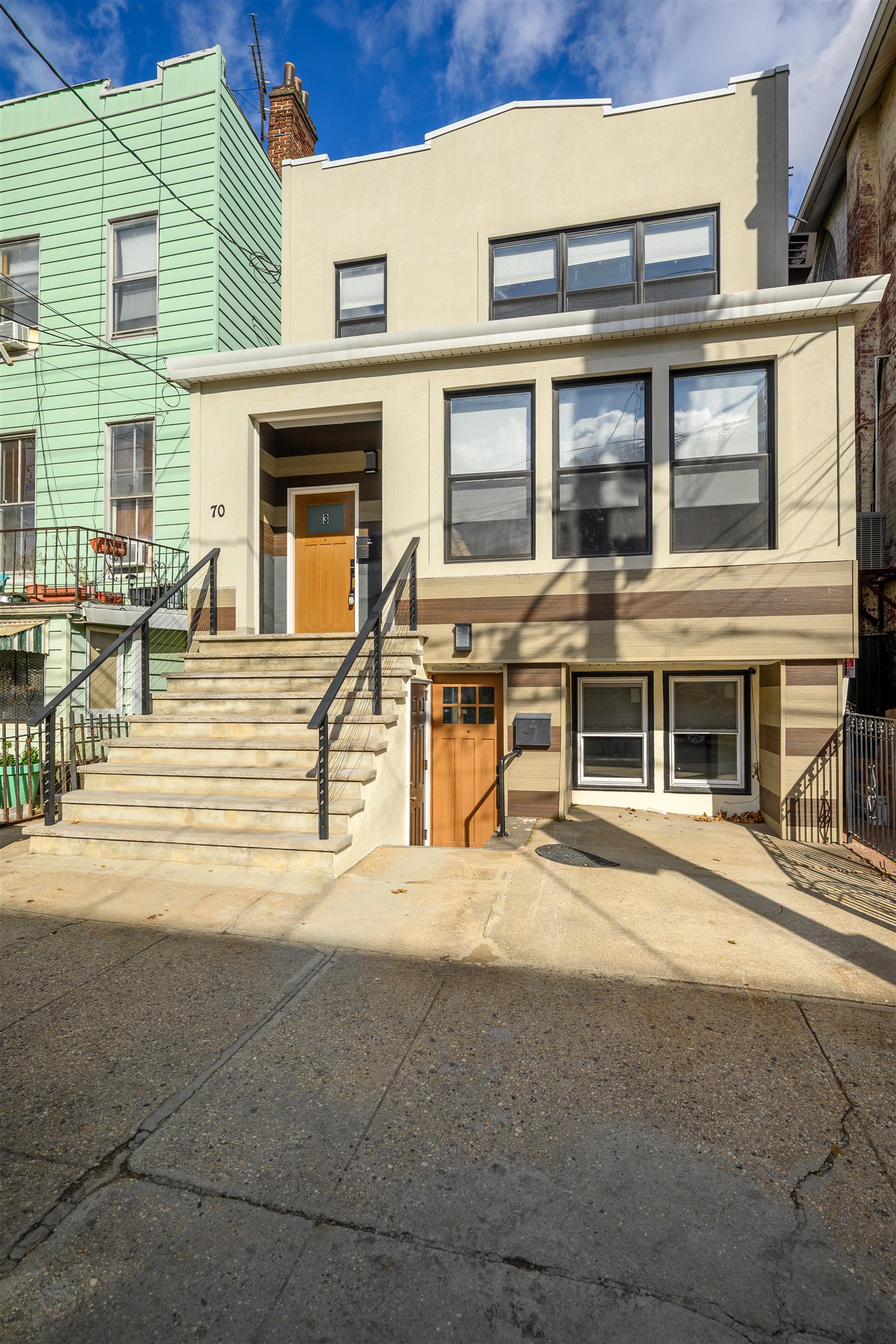 main property photo 32
