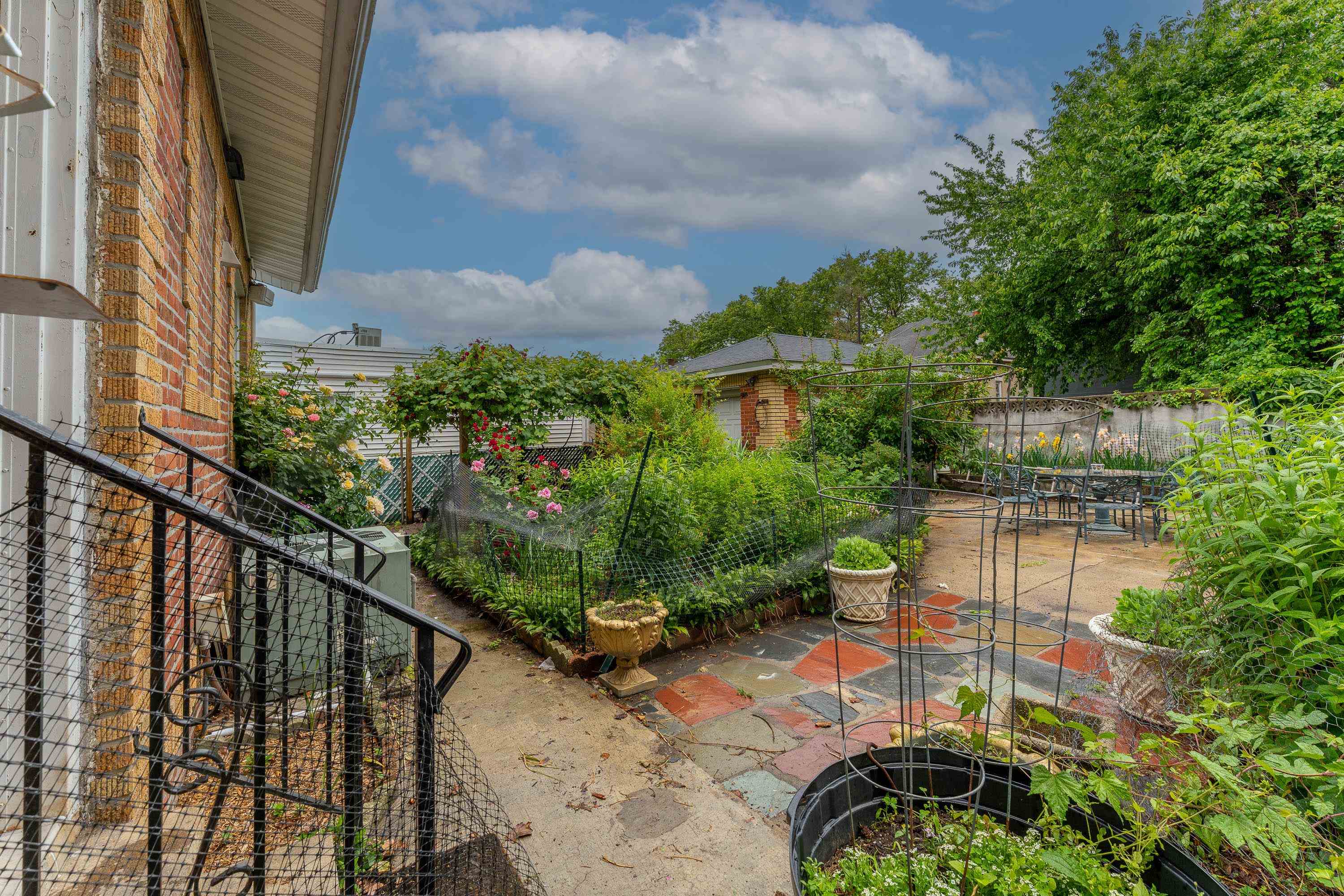 main property photo 18