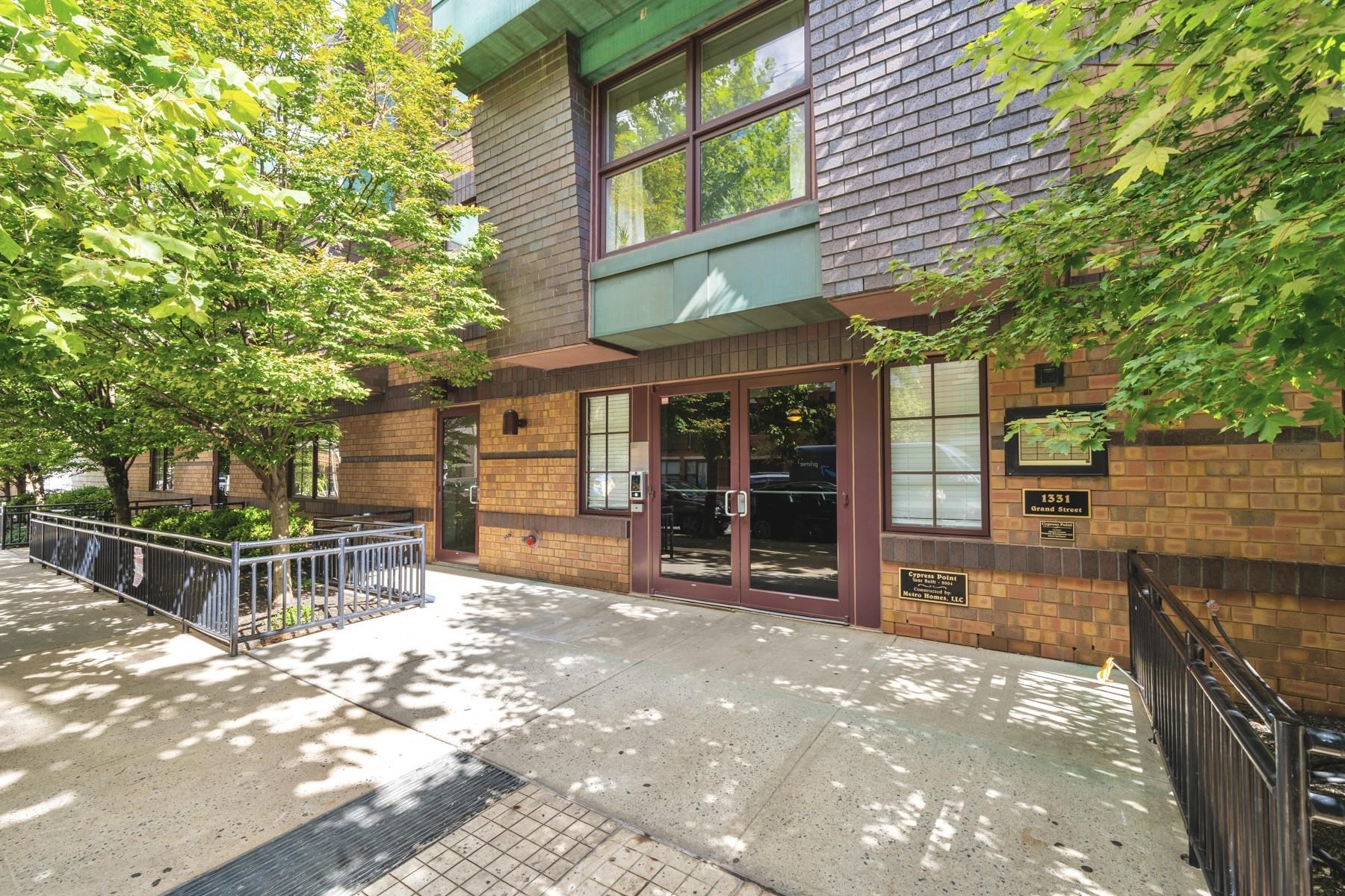 main property photo 17