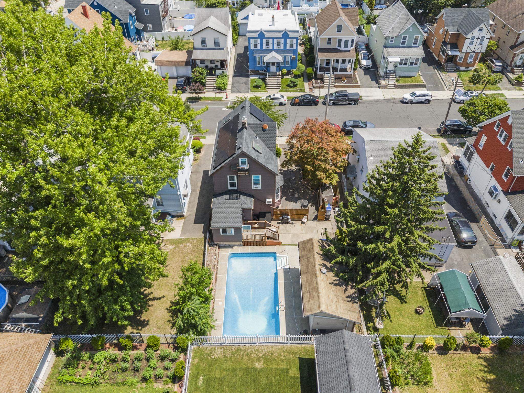 main property photo 40
