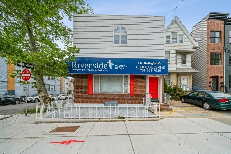 main property photo 0