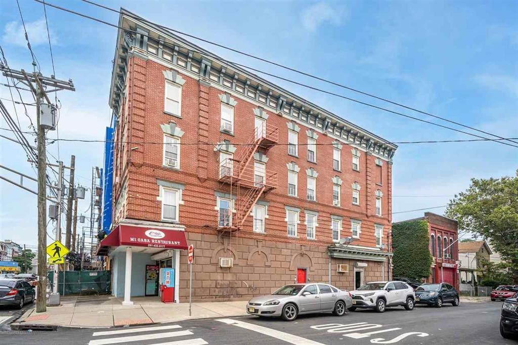 main property photo 17