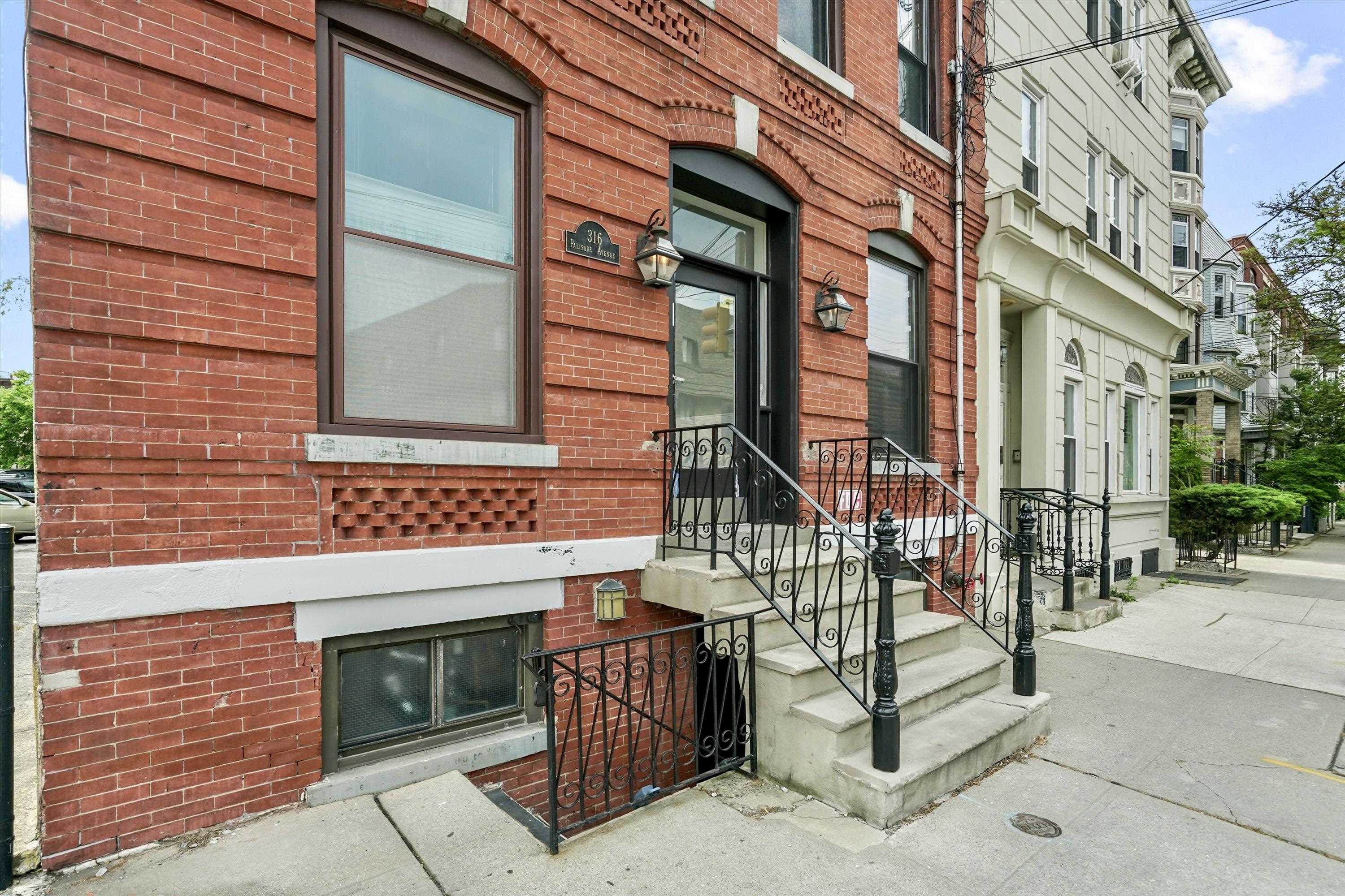 main property photo 18