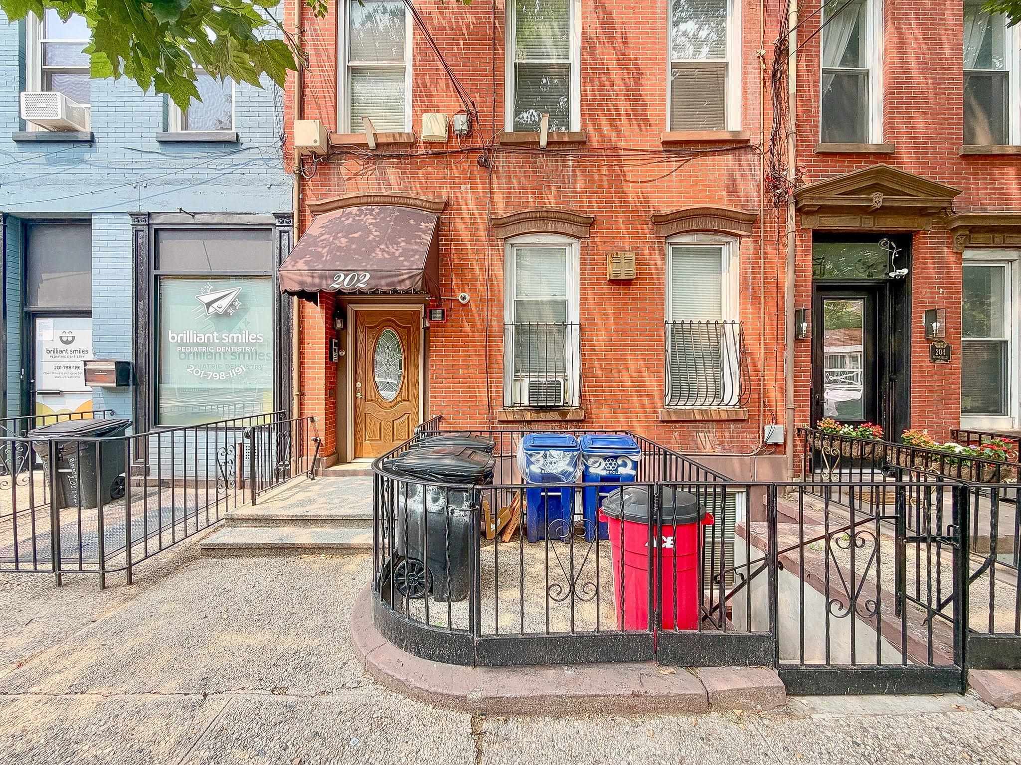 main property photo 16