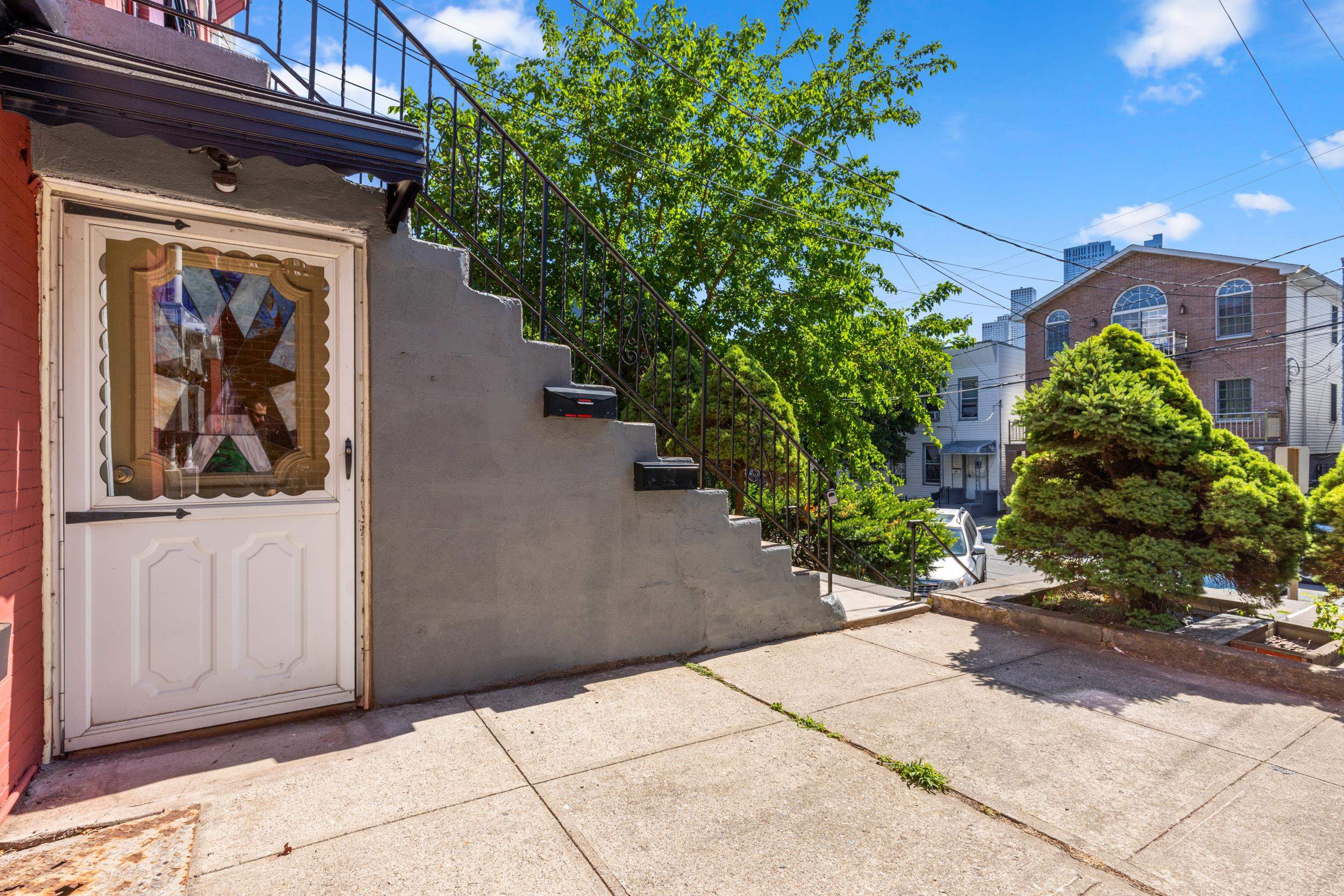 main property photo 32