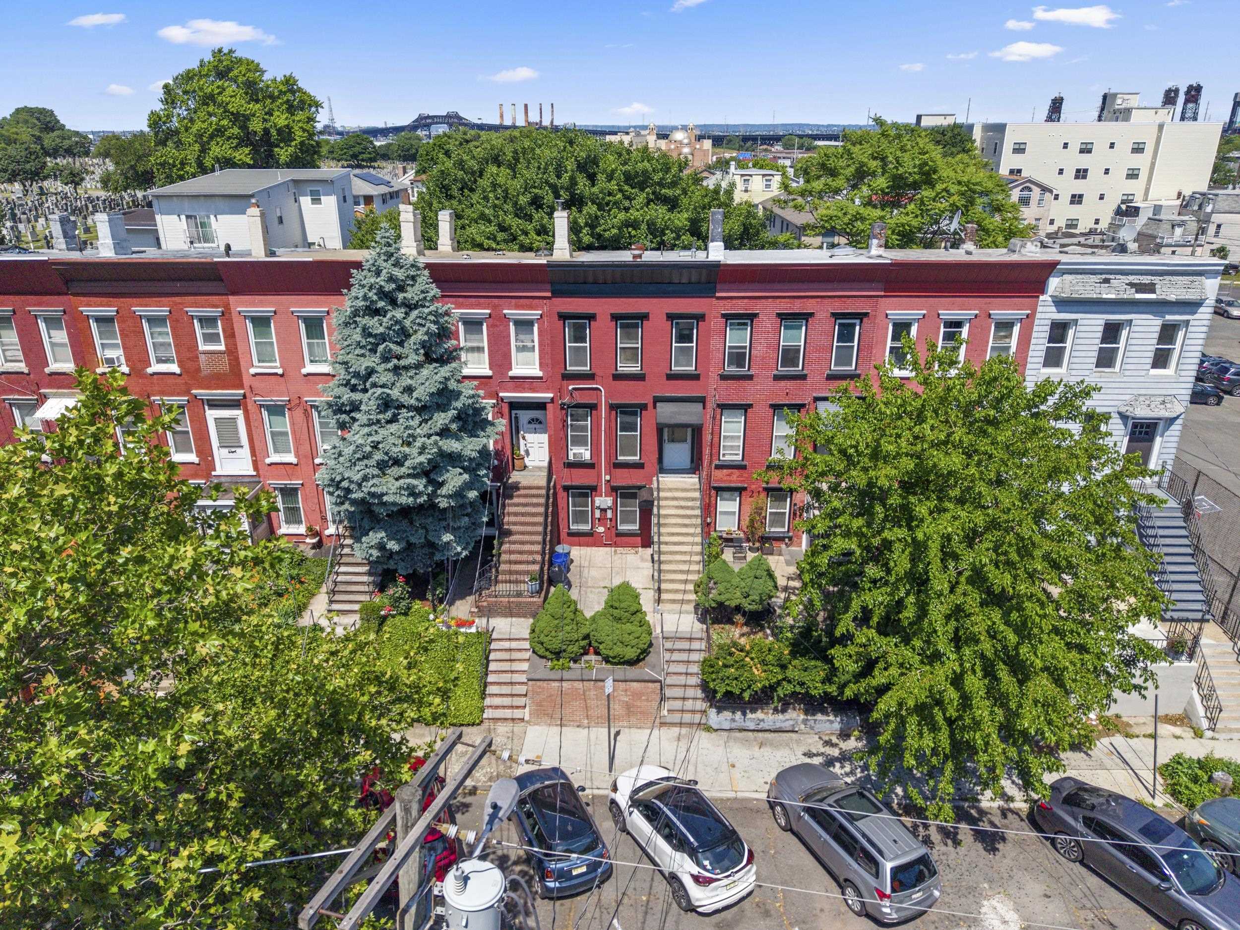 main property photo 34