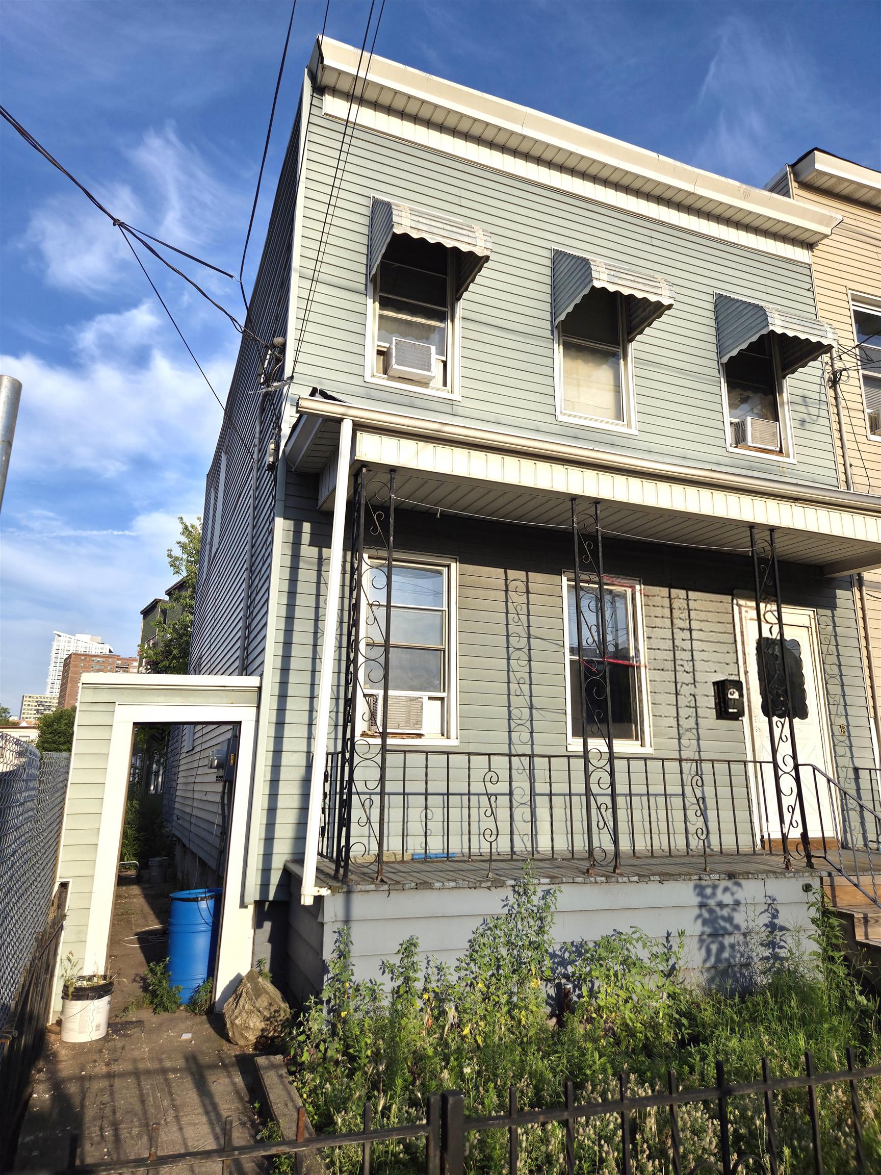 main property photo 17