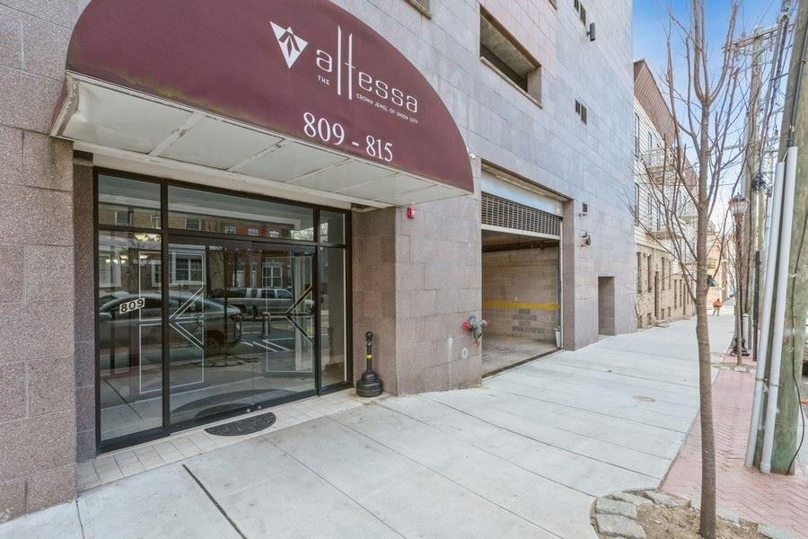 main property photo 24