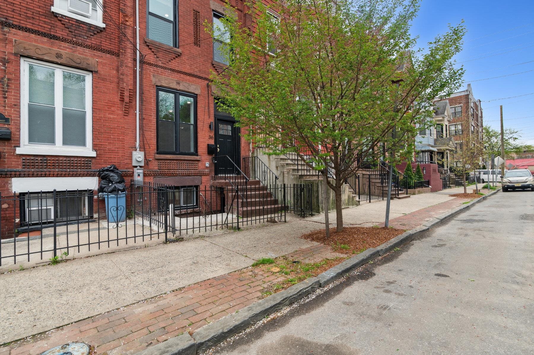 main property photo 14