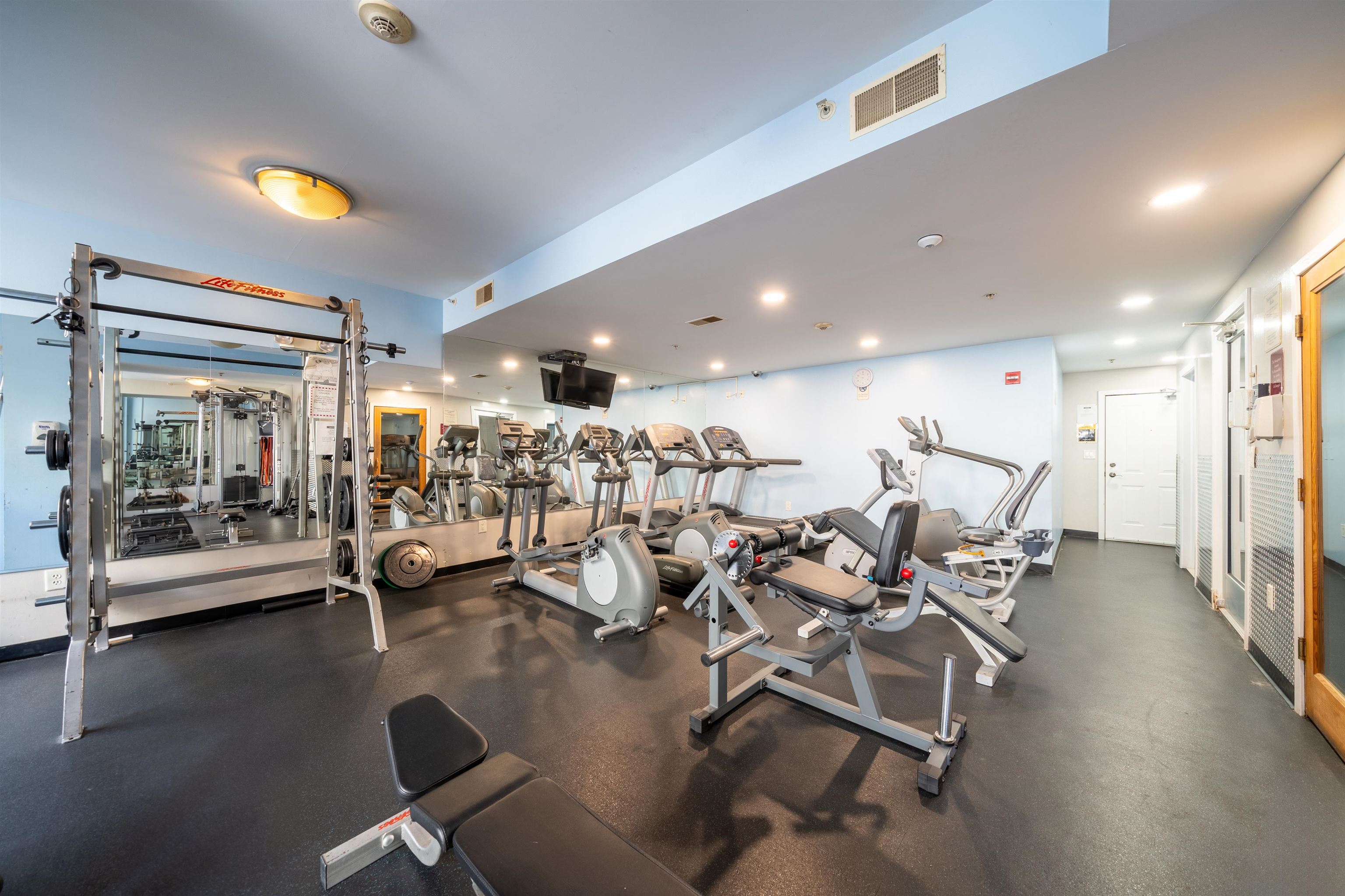 main property photo 27