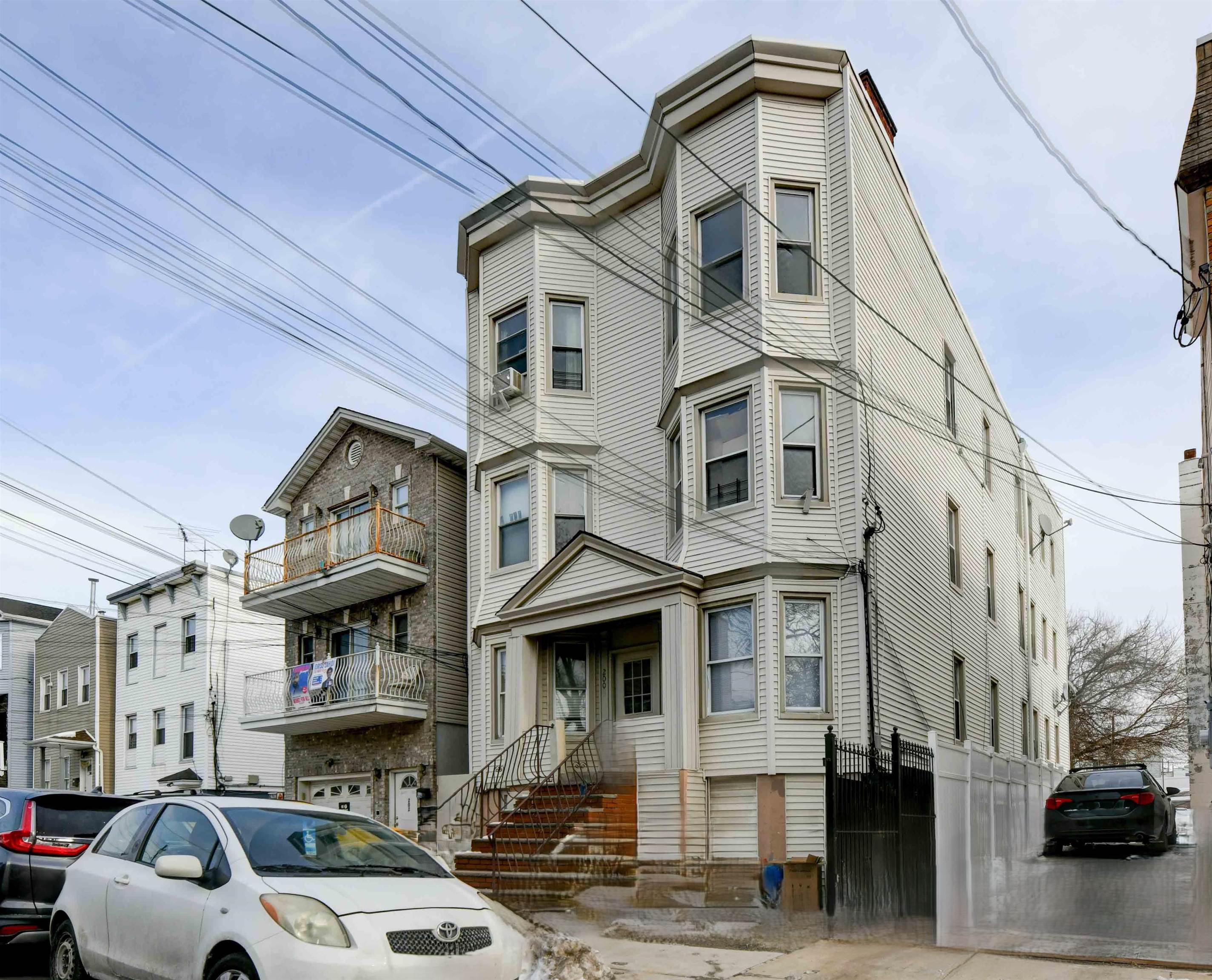 main property photo 9