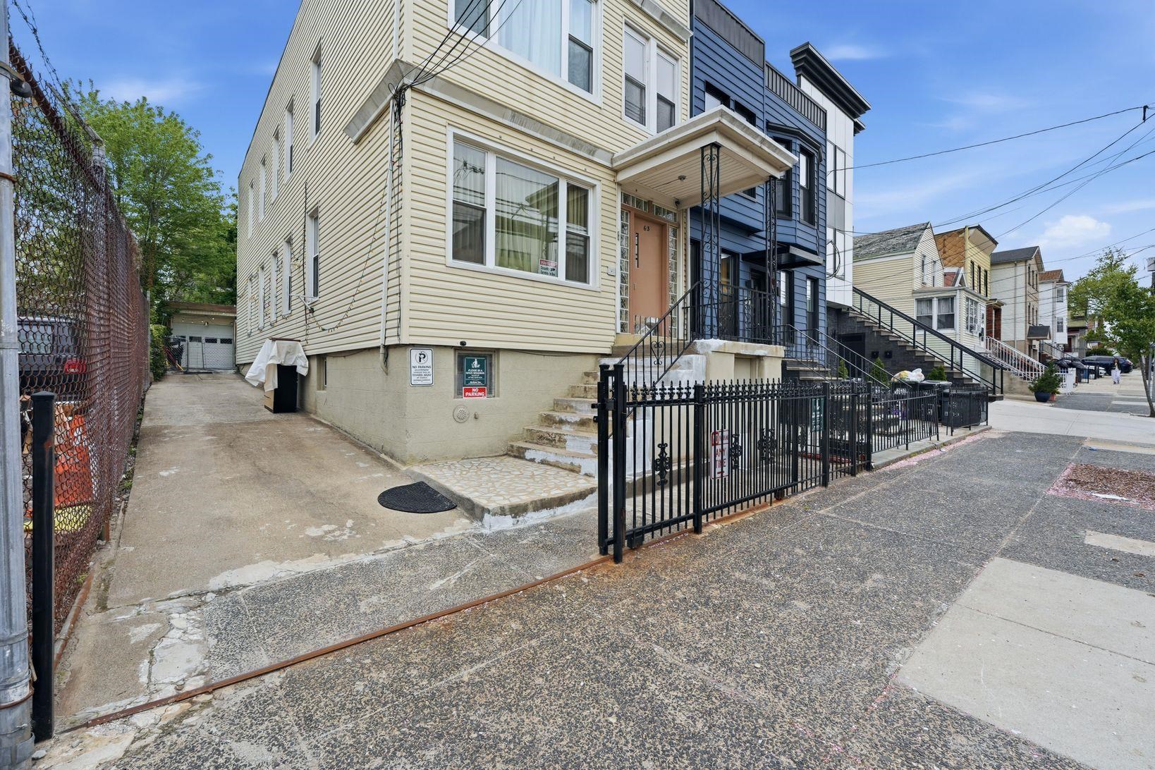 main property photo 41