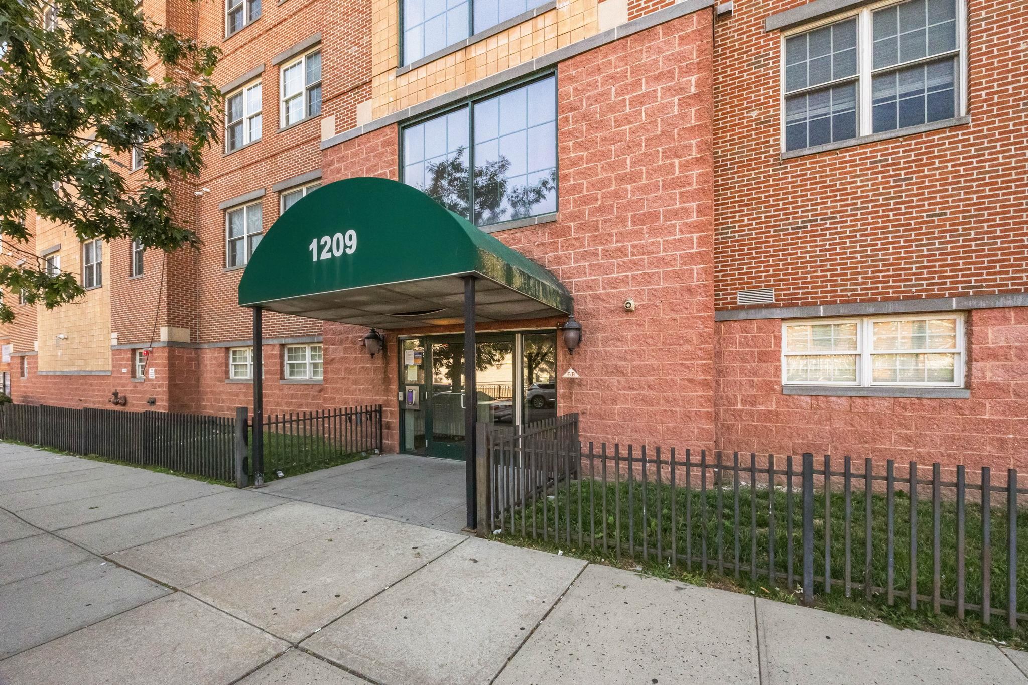 main property photo 22