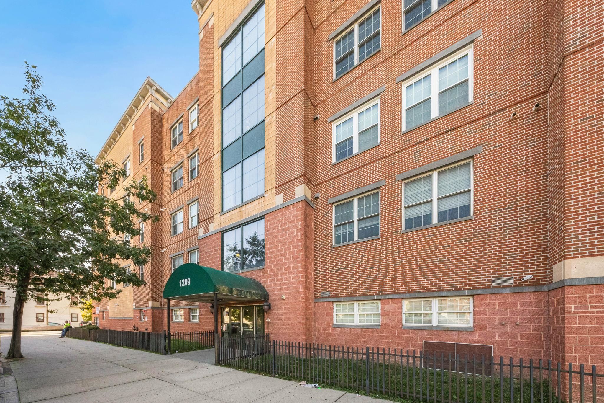 main property photo 23