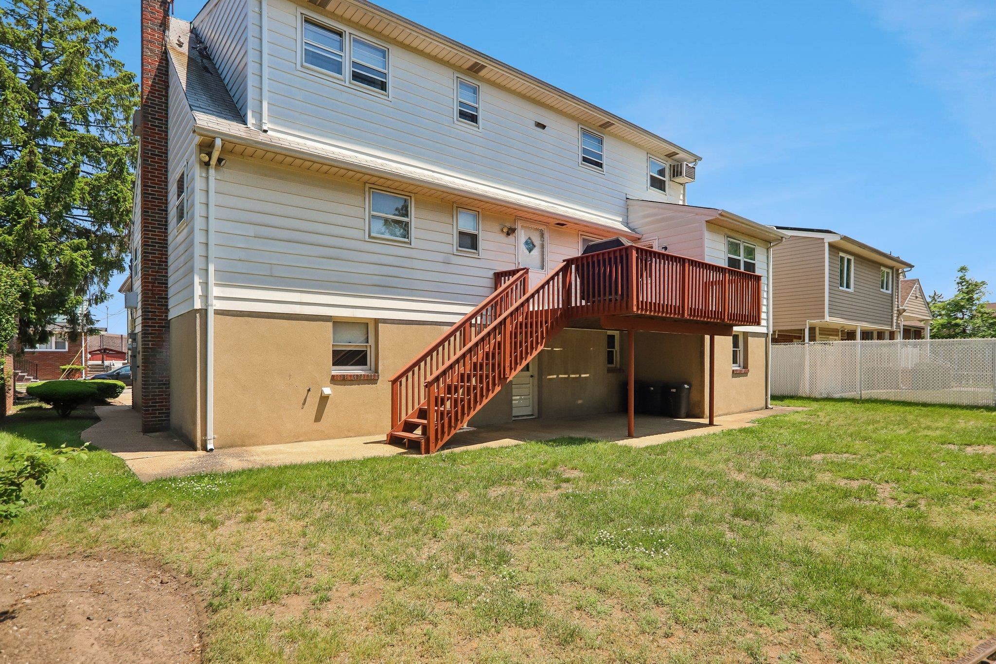 main property photo 19