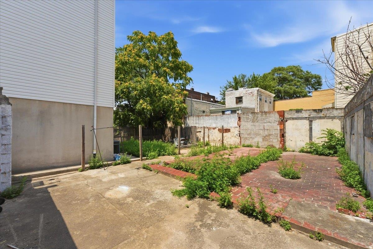 property viewer photo 16