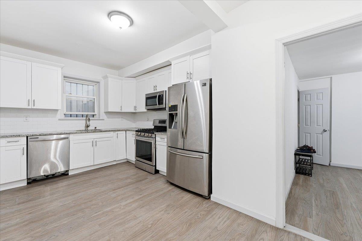 property viewer photo 3