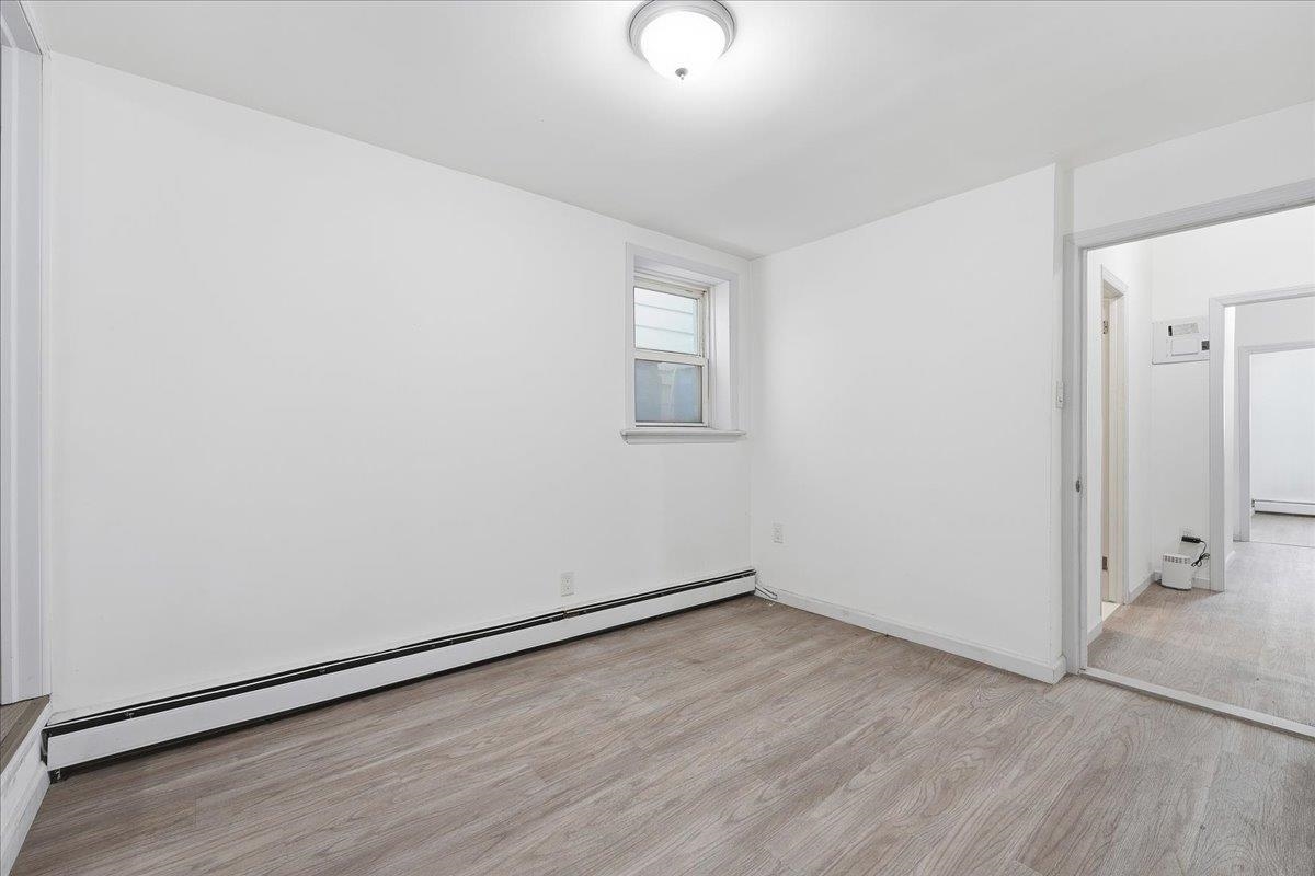 property viewer photo 9
