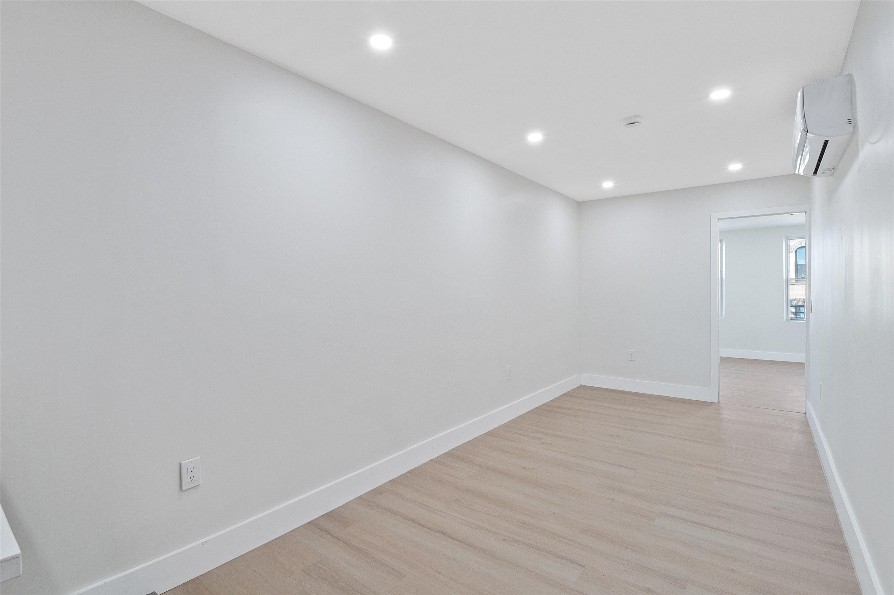 property viewer photo 3