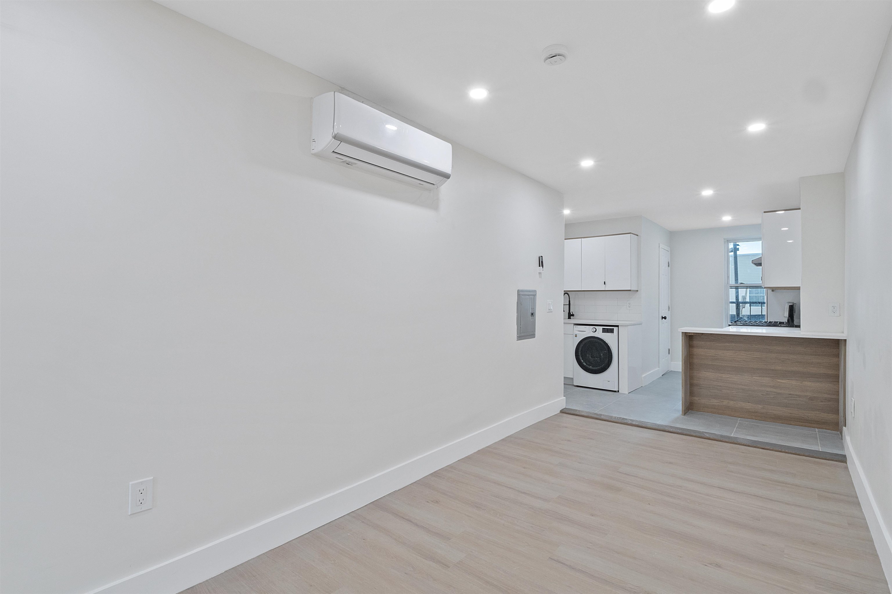 property viewer photo 5