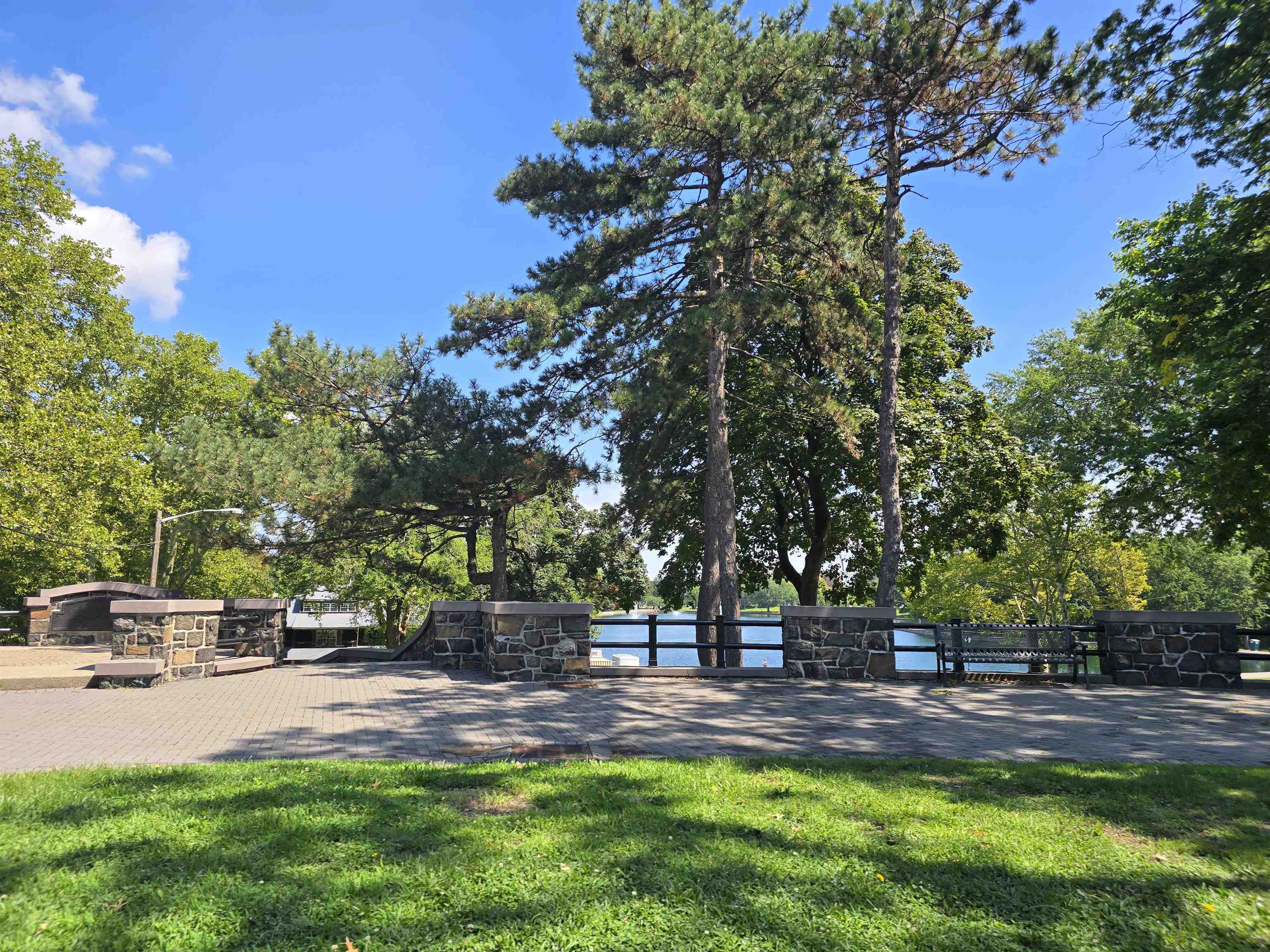 main property photo 30