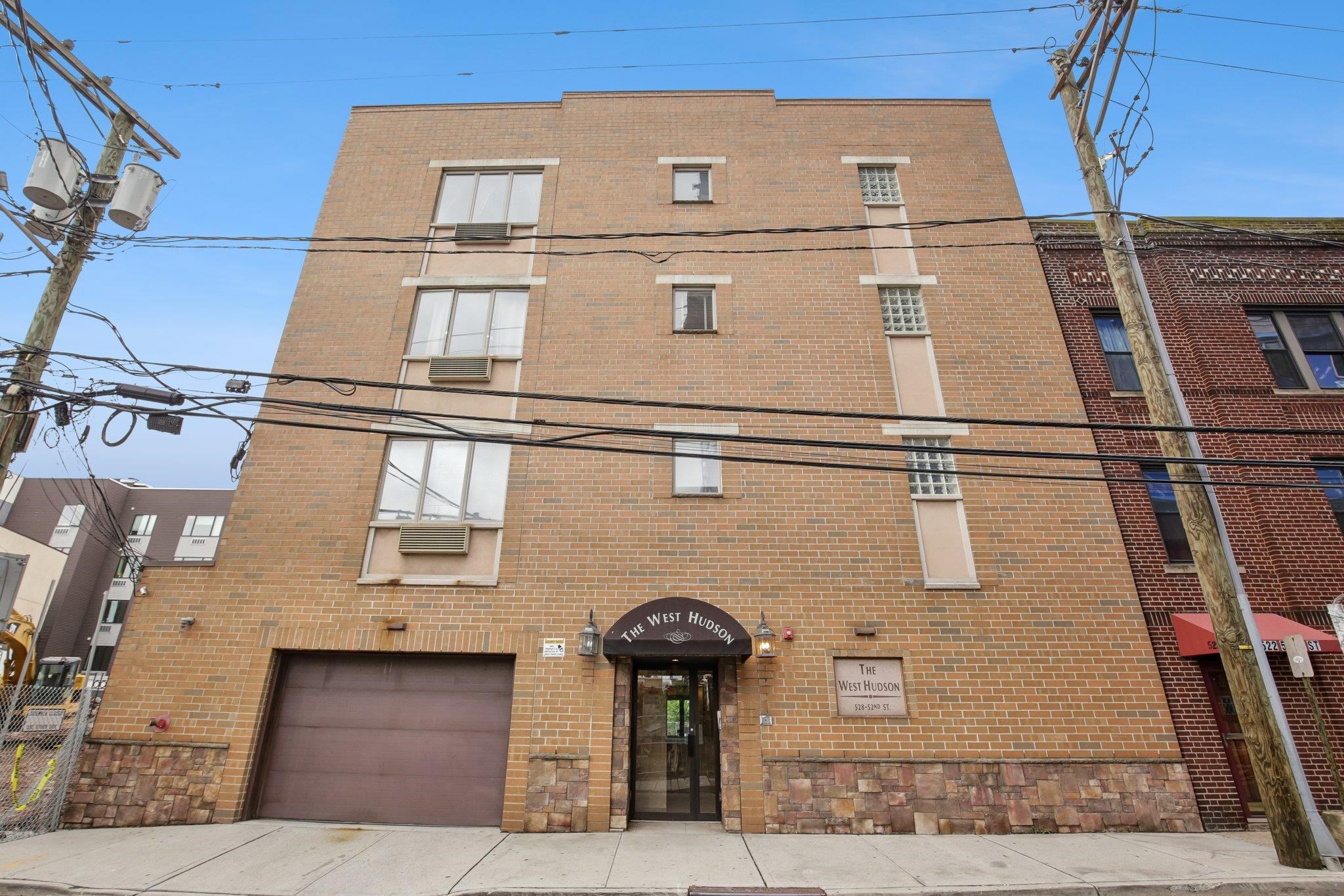 main property photo 14