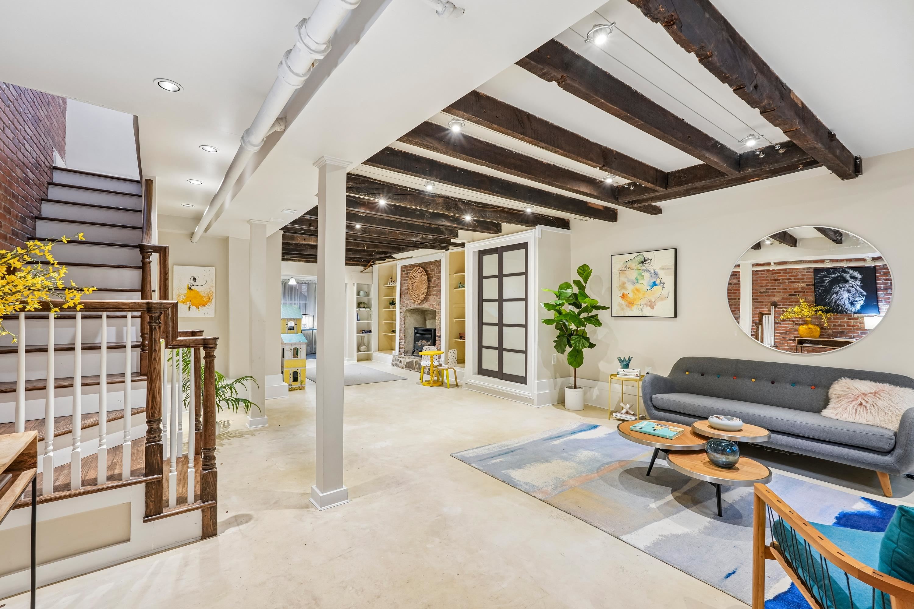 main property photo 40