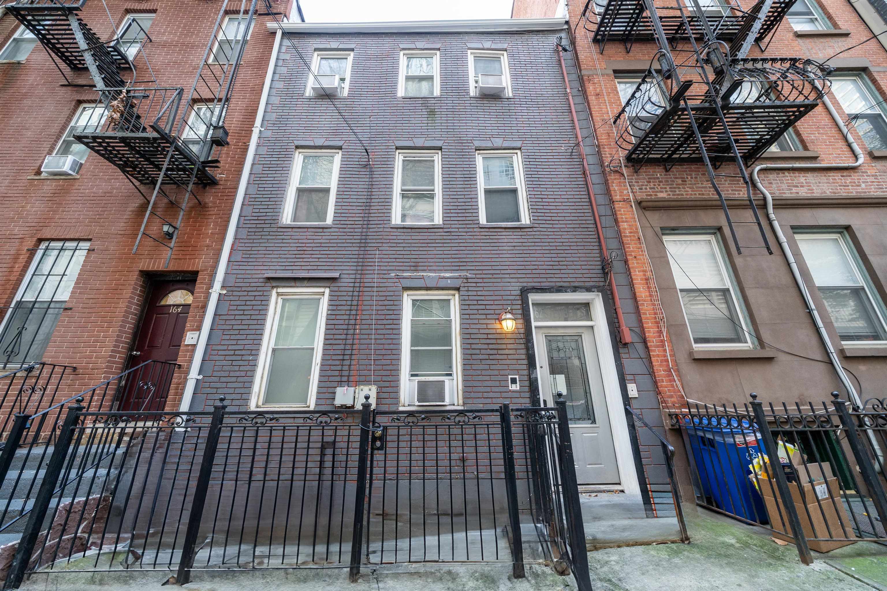 main property photo 10