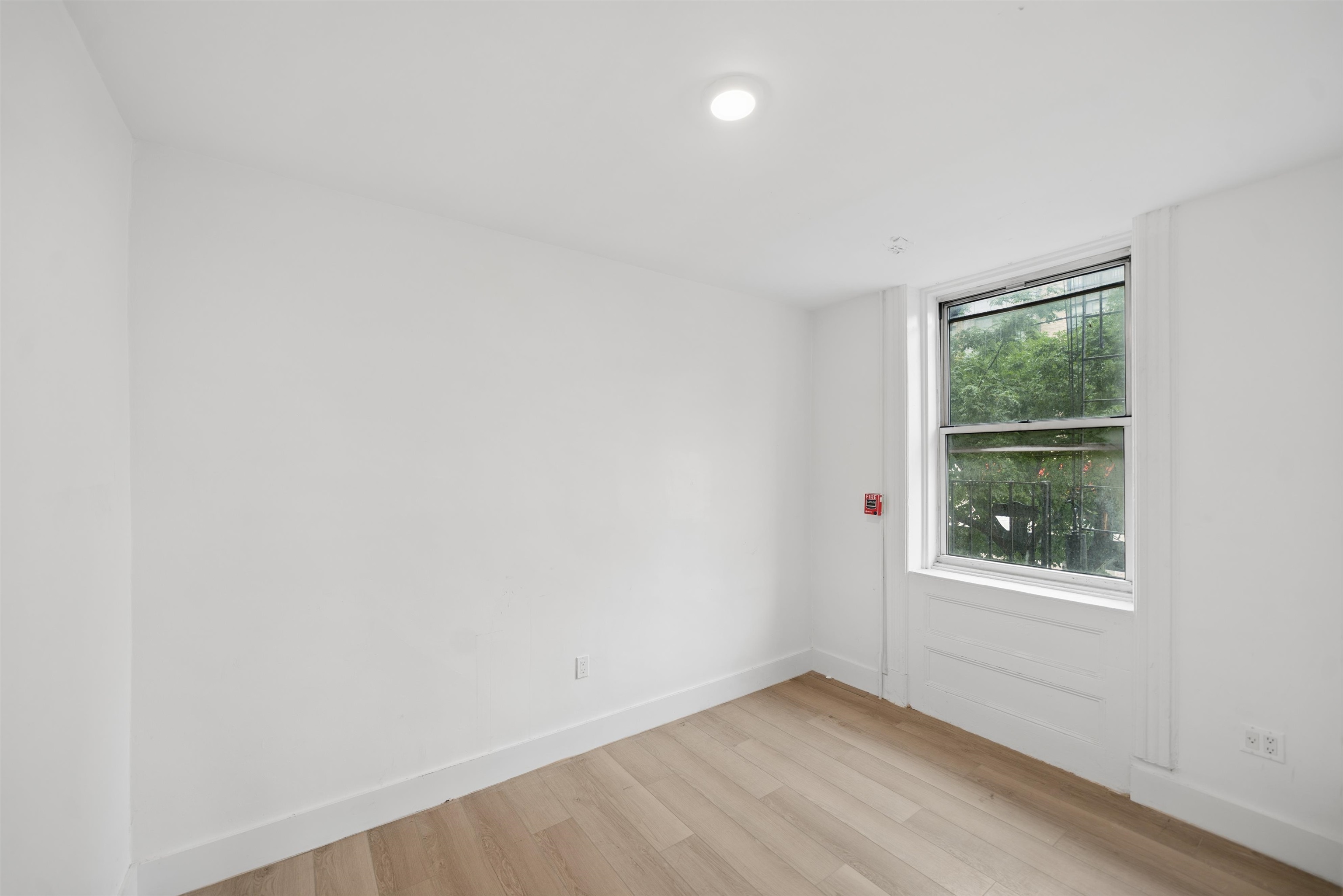 property viewer photo 7