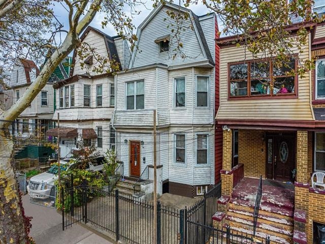 main property photo 18