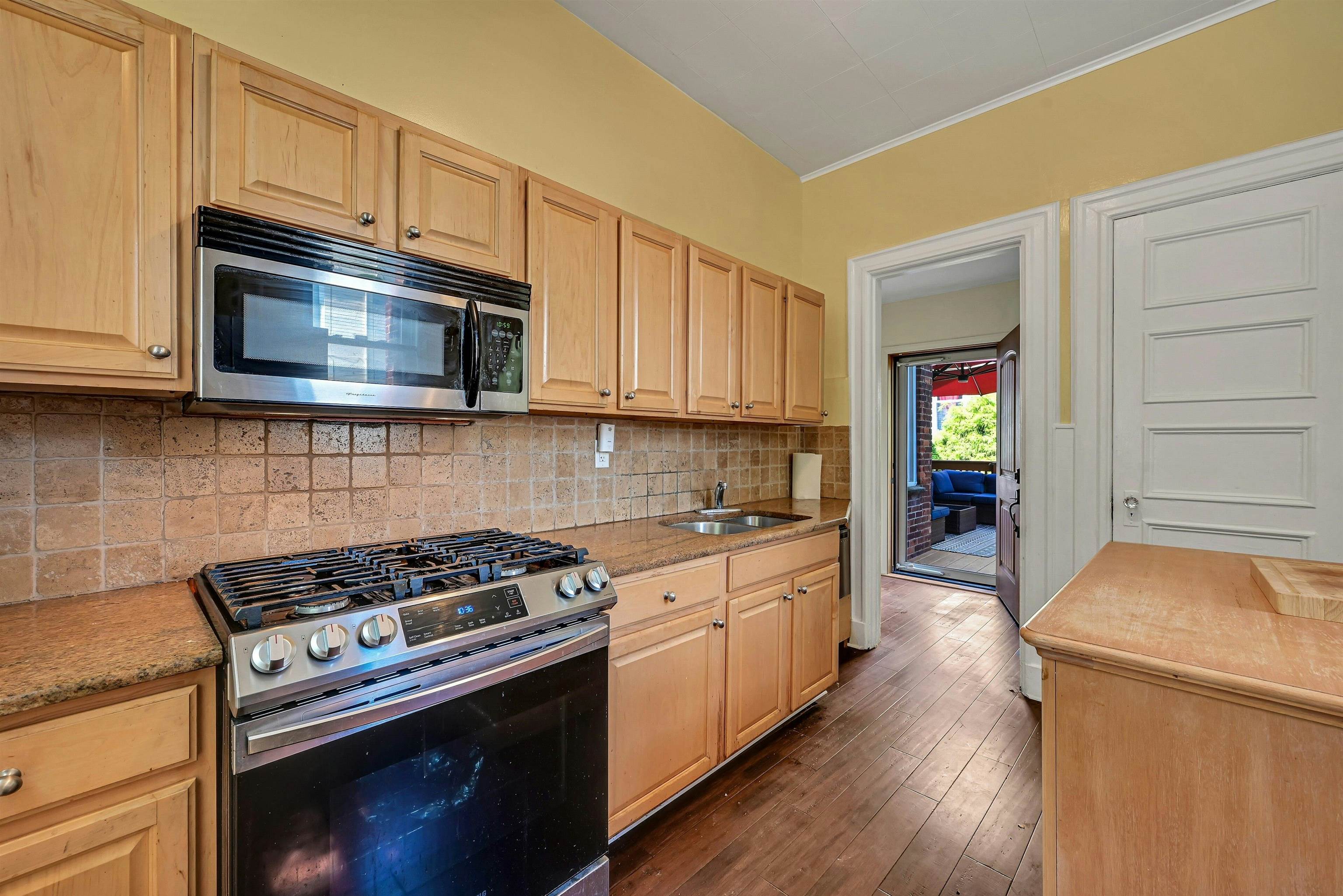 main property photo 13