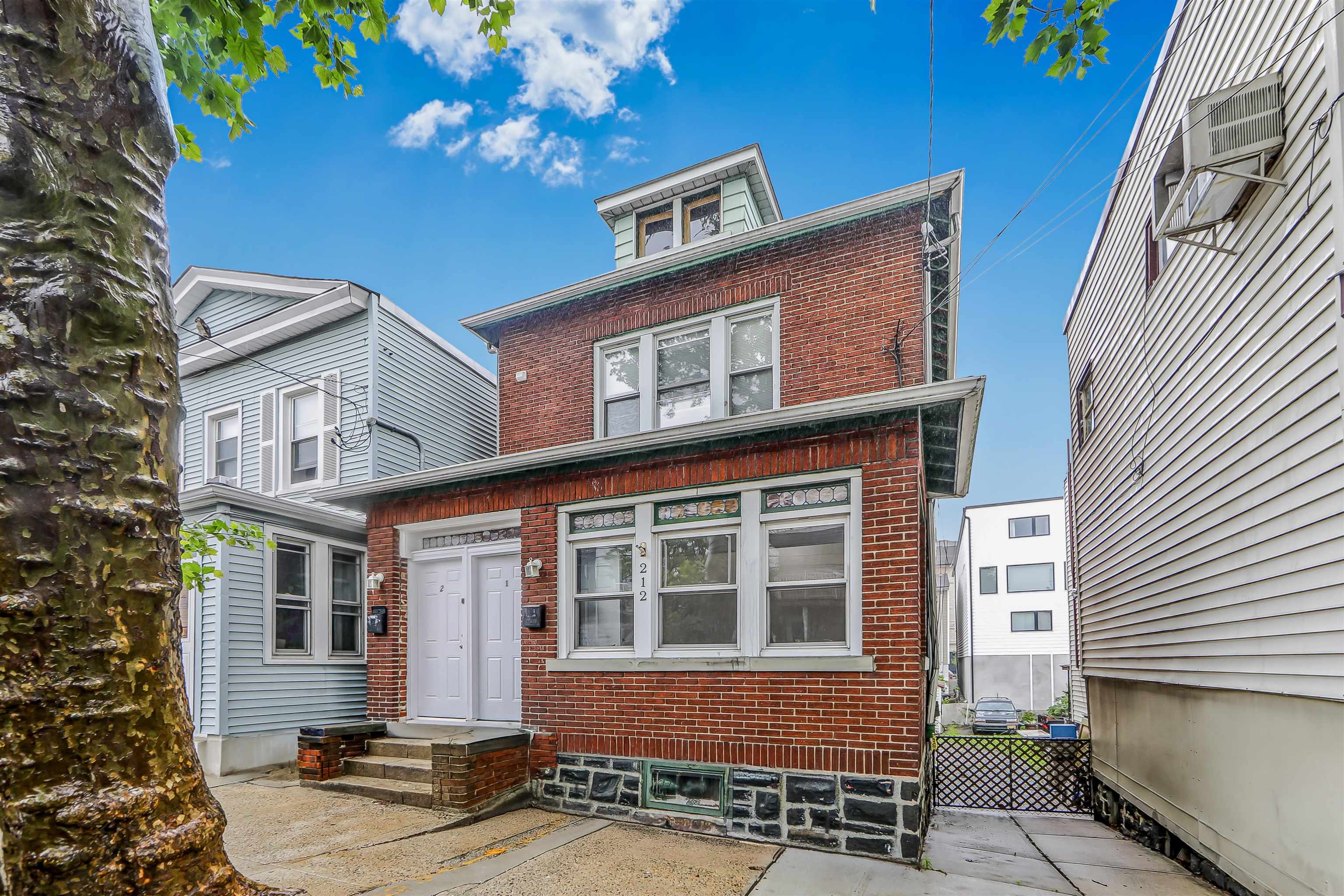 main property photo 14